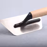 ماله استیل ذوزنقه 240در160در100 میلی متر به وزن 240گرم با  دسته آلومینیومی و 6 ض