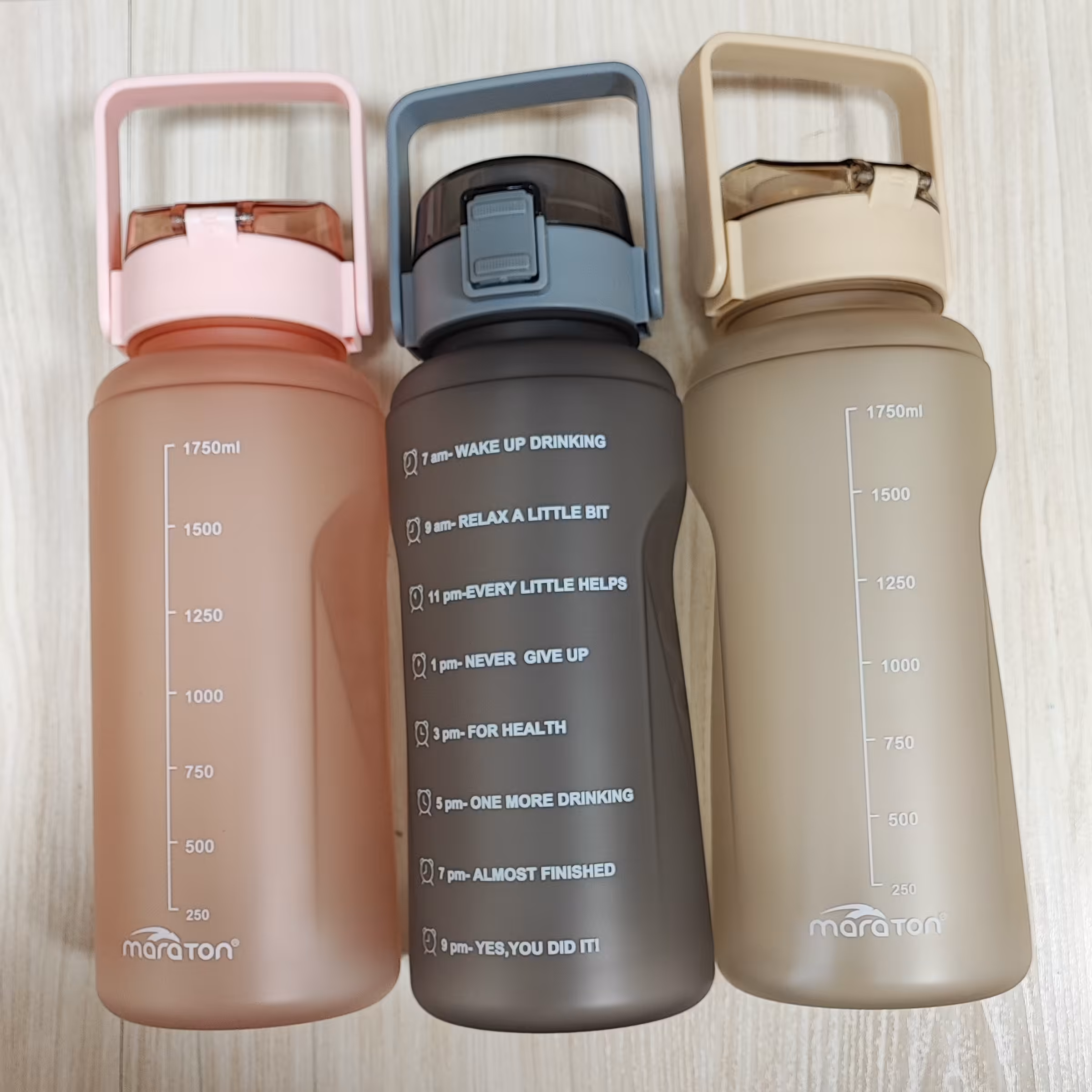 قمقمه آب  1750 میلی لیتری در سه رنگ 