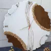 ساعت رزینی دفرمه  نسکافه ای و سفید با سنگ ژئود 