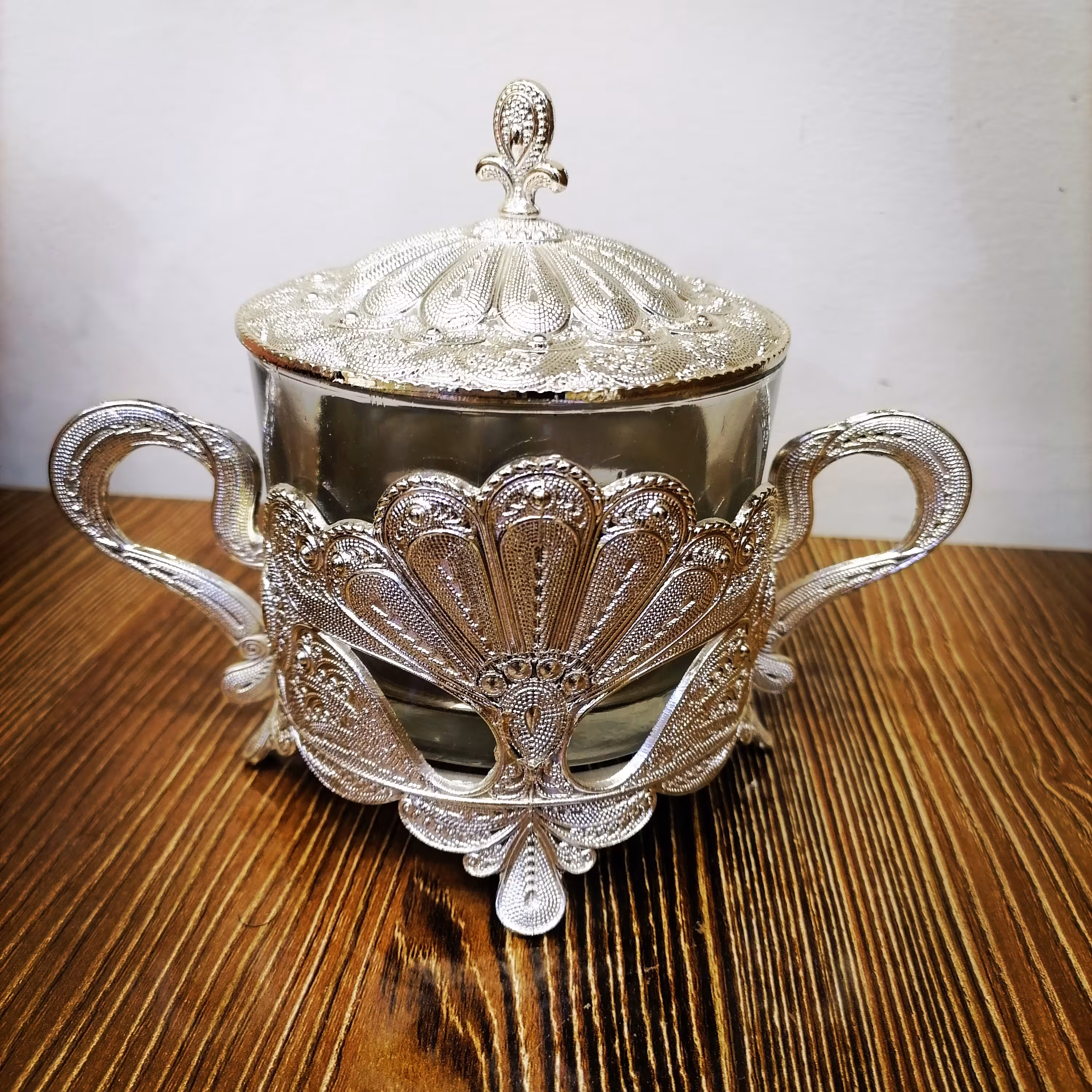 شکلات خوری درب دار سیلور