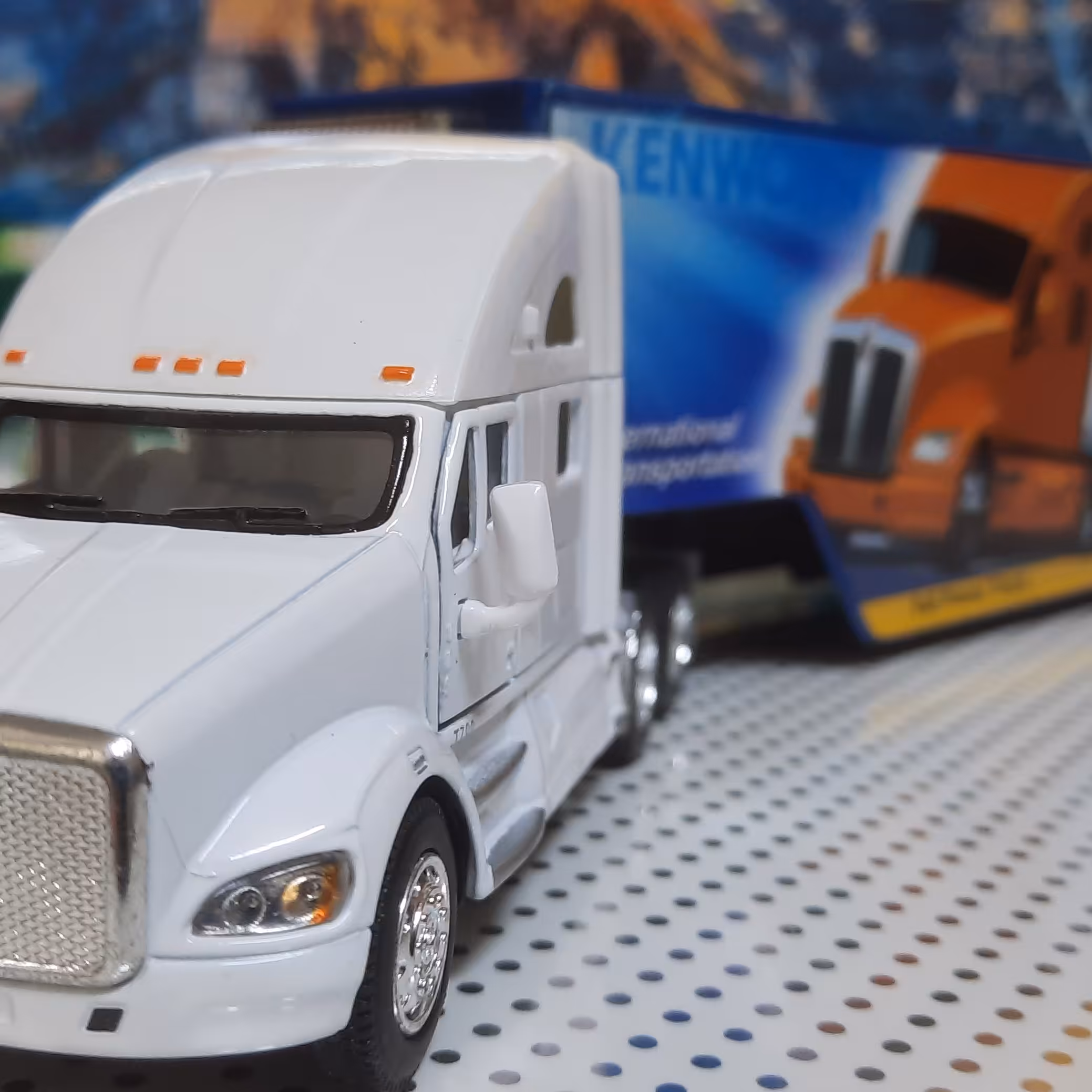 ماکت کانتینر یخچال دار .