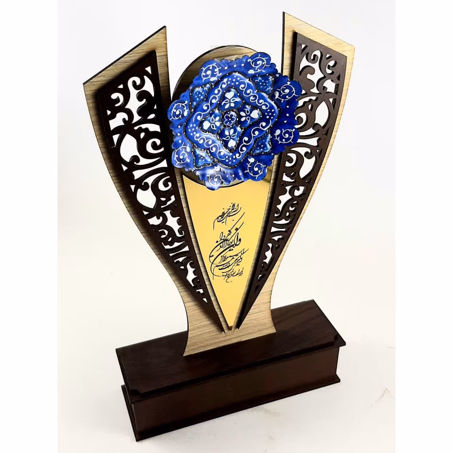 تندیس میناکاری طرح پیروزی