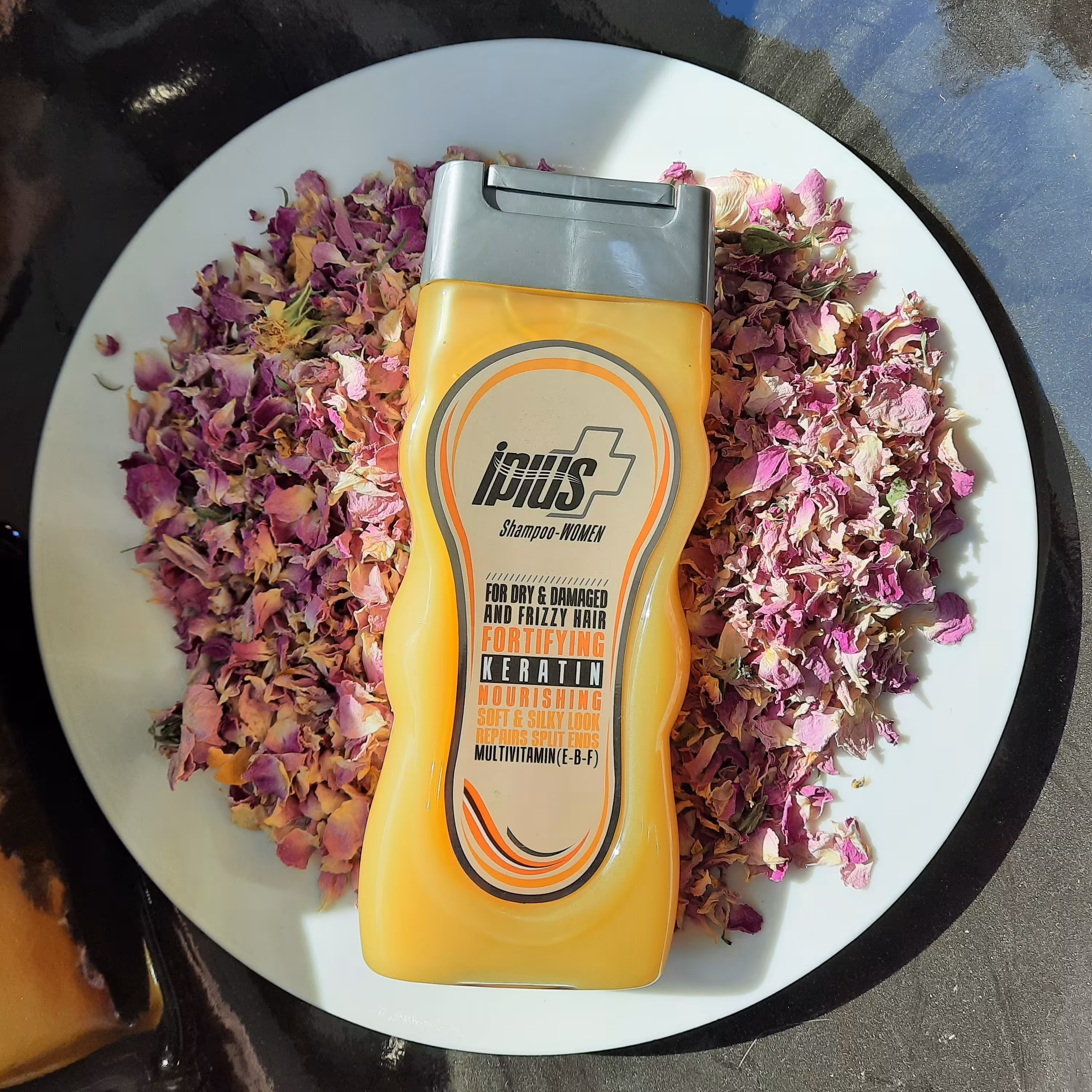 شامپو مخصوص بانوان(شامپو حاوی کراتین مخصوص بانوان و استحکام بخش) آی پلاس