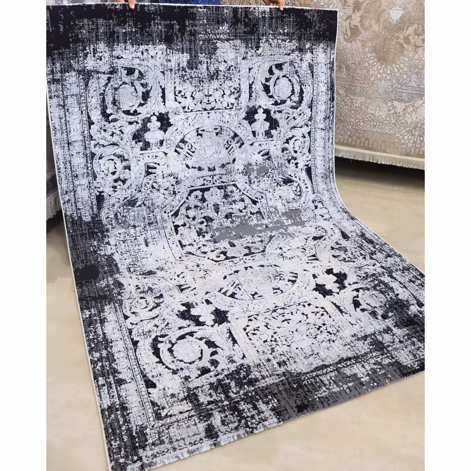 فرش مدرن نقشه فرانسوی زمینه سفید مشکی 4 متری