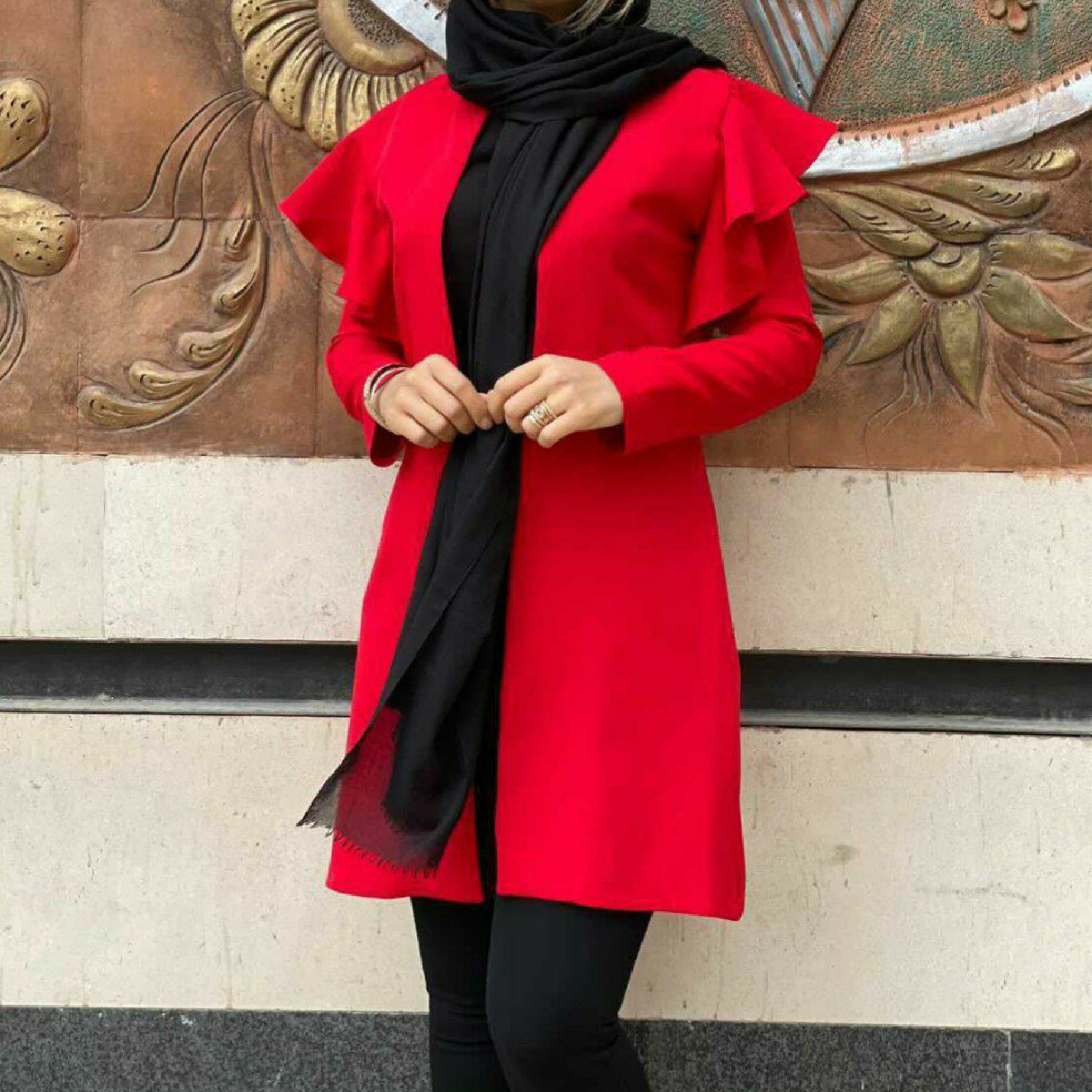 مانتو کوتاه مدل تبسم (قبل از سفارش از غرفه دار موجودی گرفته شود)