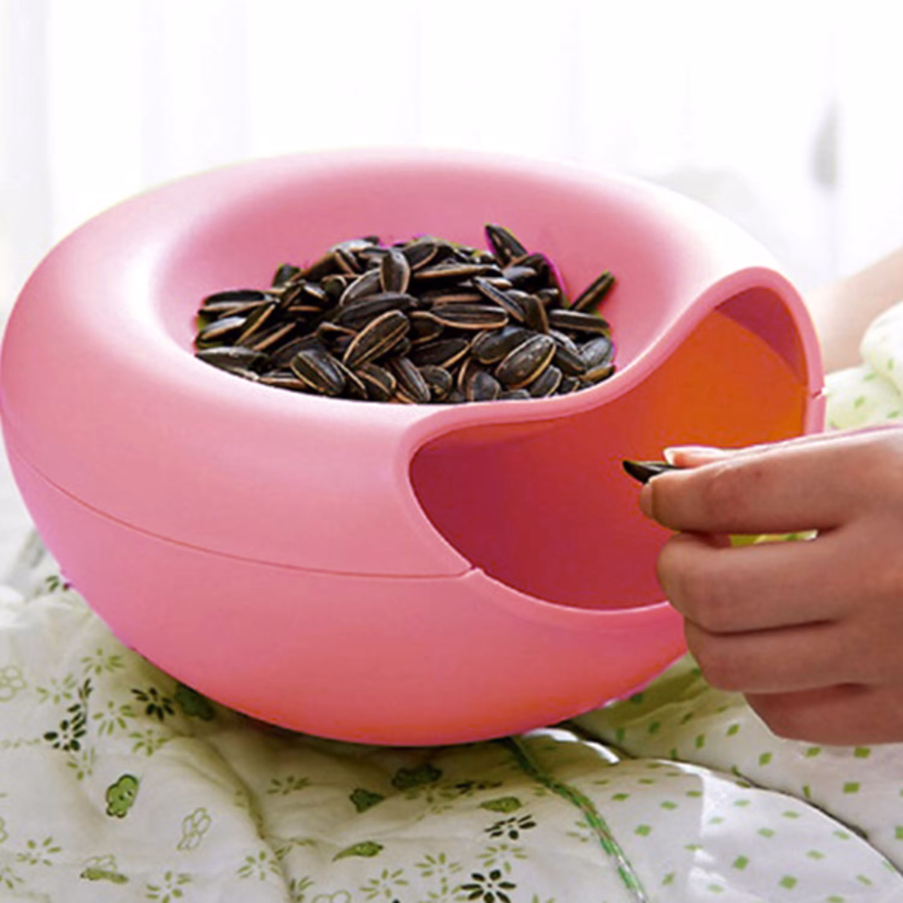 ظرف تخمه خوری و سرو تنقلات صورتی با طراحی ویژه