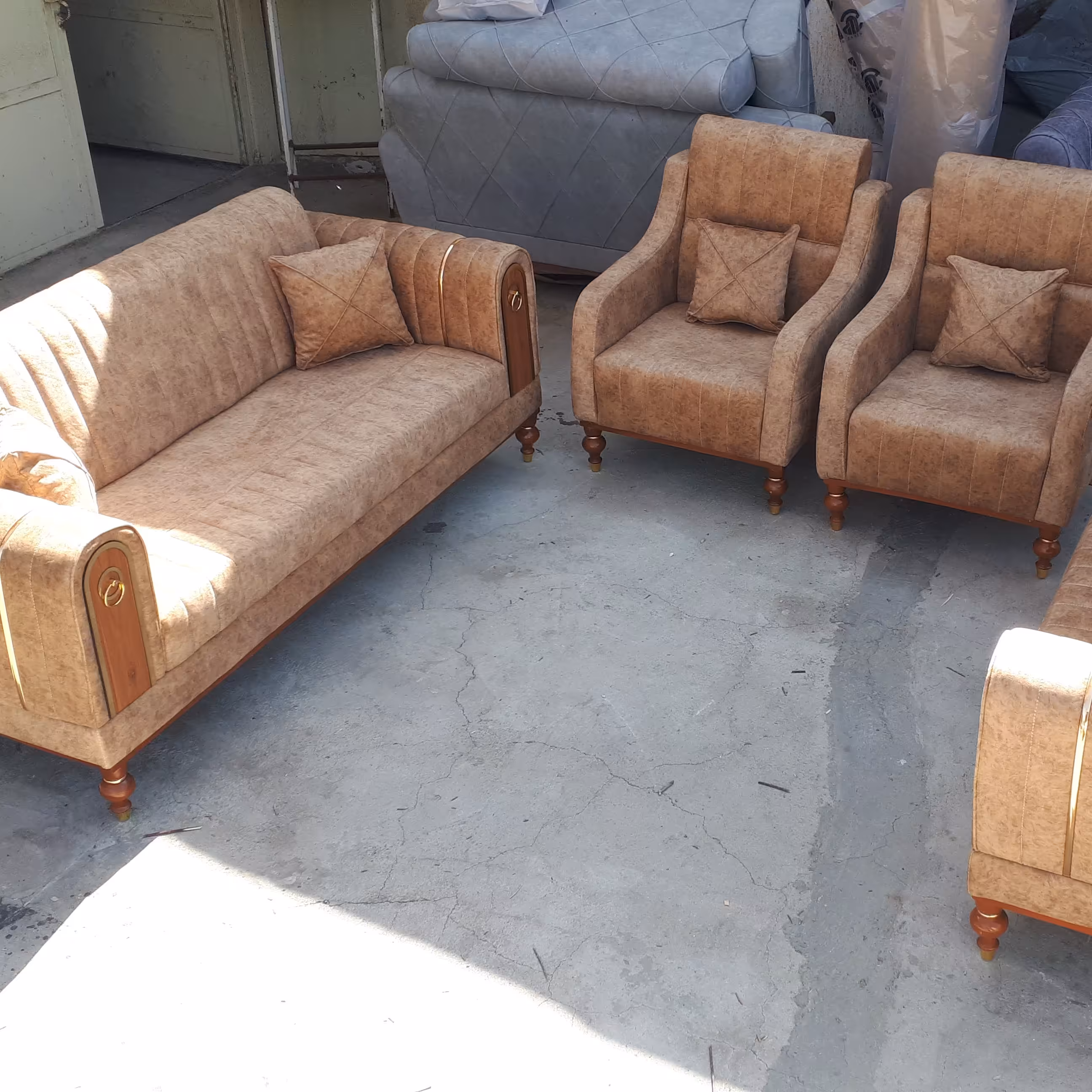 مبل نگین راحتی 7نفره بابهترین کیفیت کار ضمانت کار