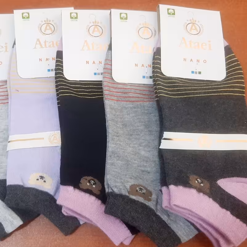 تولید جوراب نخی جذاب شیک رنگبندی طرح دار و یاده قیمت ارزان نخ اعلا بسته بندی شیک و زیبا کمتر از ابن جوراب نیست