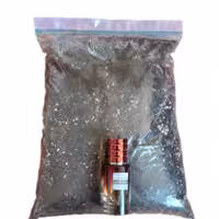 خاک برگ مناسب برای  گل های اپارتمانی که نیاز به خاک سبک دارند 