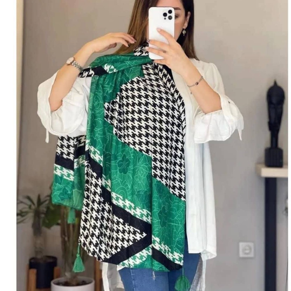 شال سبز پیچازی نخی شیک اصلا سر نیست دور دوخت و منگوله دار ارسال رایگان