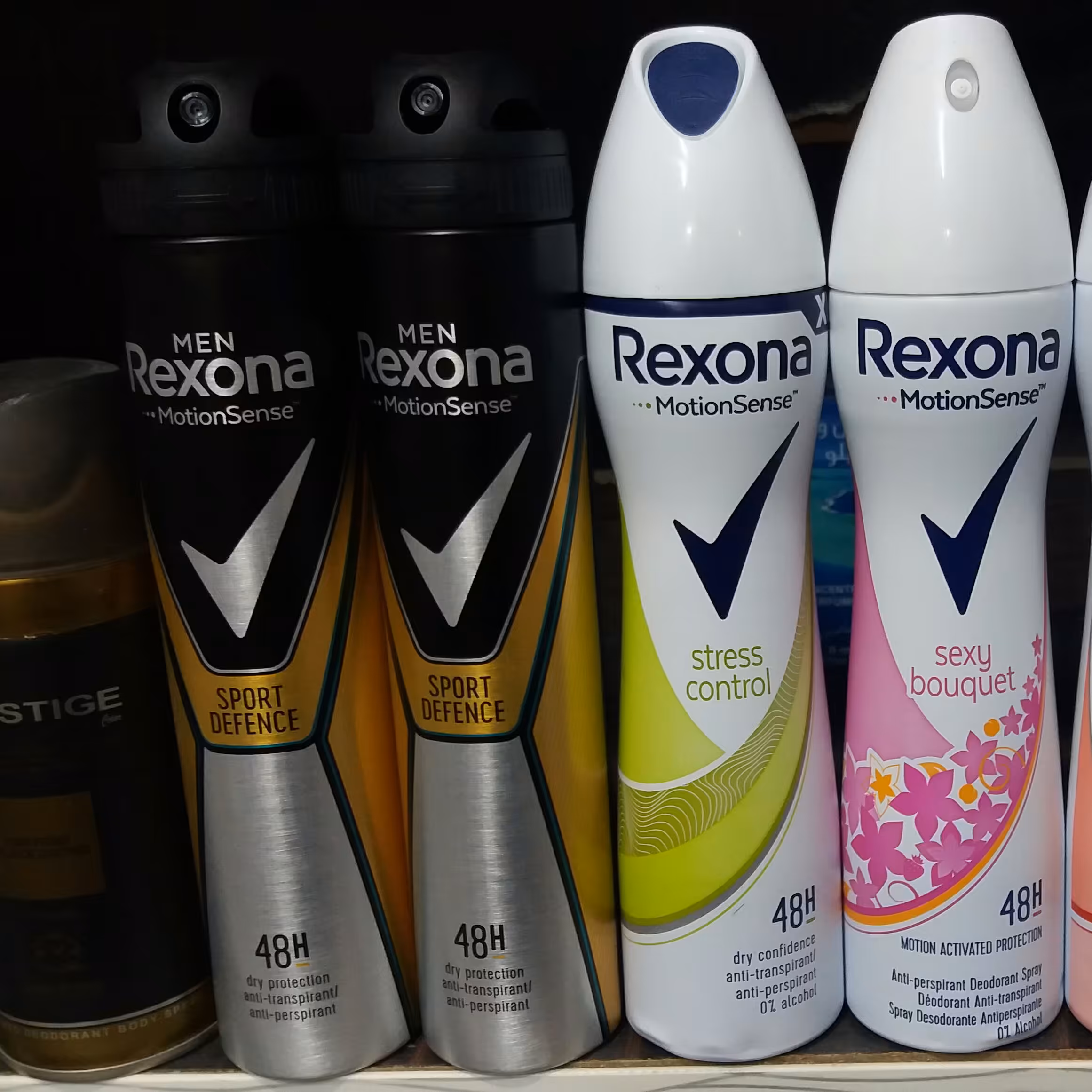 اسپری رکسونا زنانه و مردانه پودری بدون الکل اصل و باکیفیت و اورجینال                 .