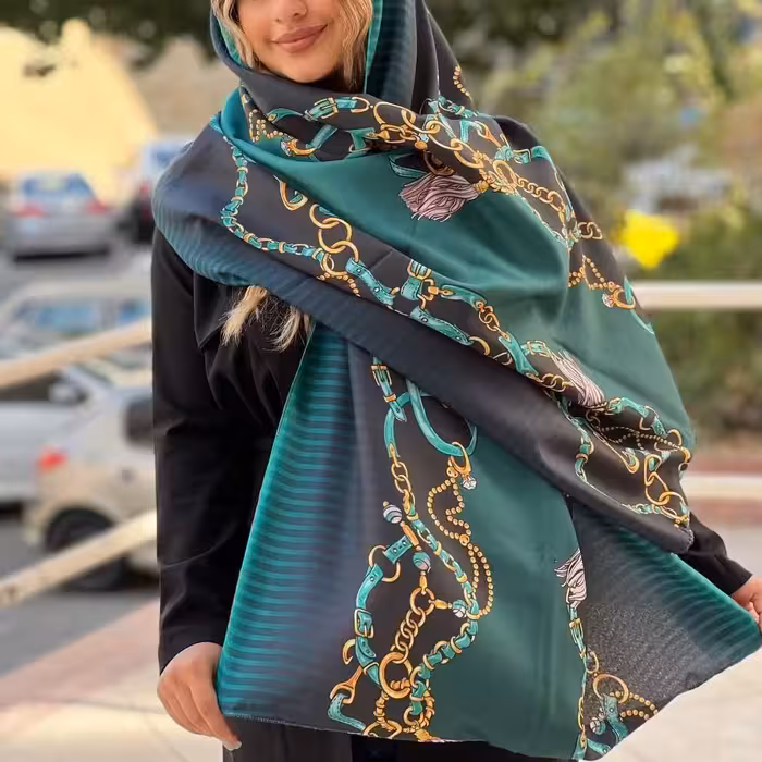 شال زنانه طرحدارسبز مشکی شیک و جدید چهارفصل ارسال رایگان 