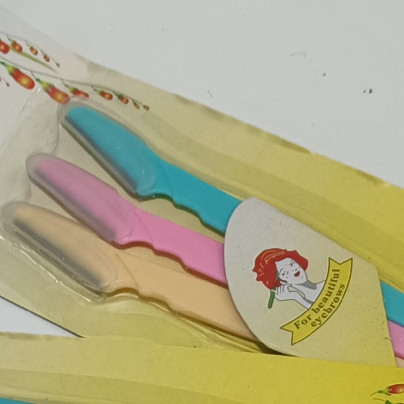 تیغ اصلاح سه عددی دسته پلاستیکی