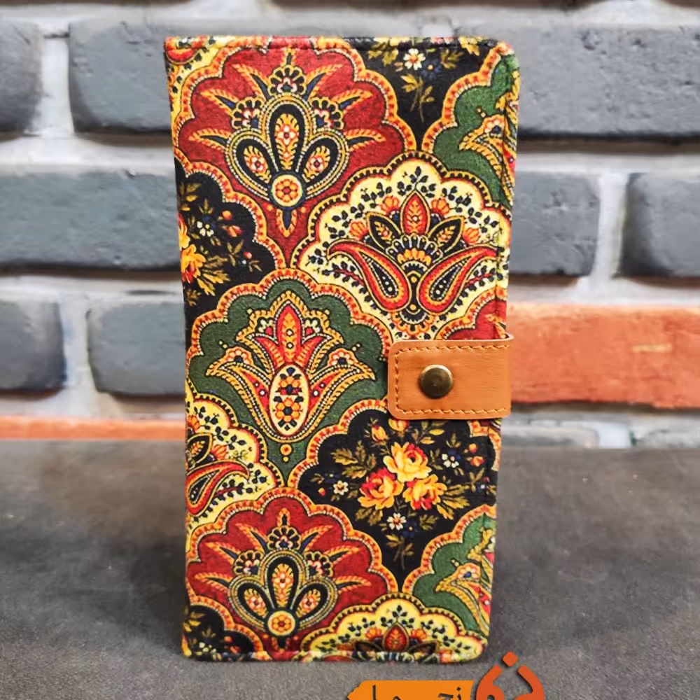 کیف پول پالتویی  مخمل کبریتی  طرح سنتی کد P24