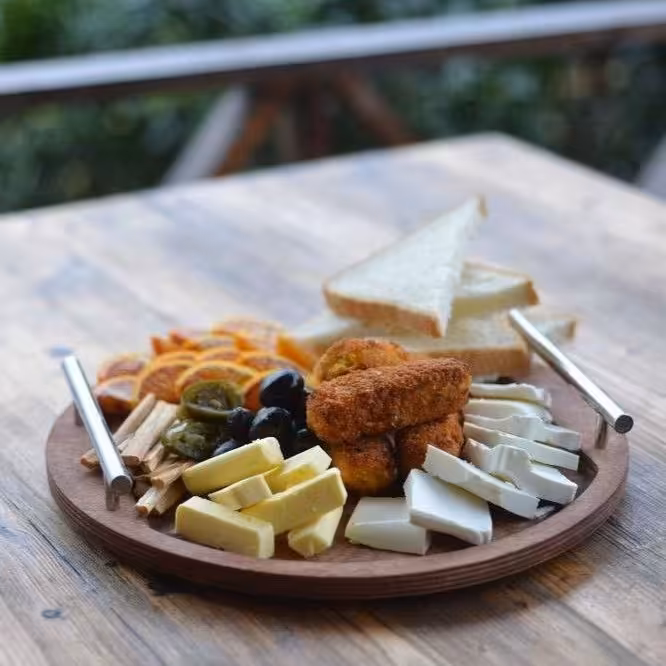 سینی چوبی دسته فلزی گرد 