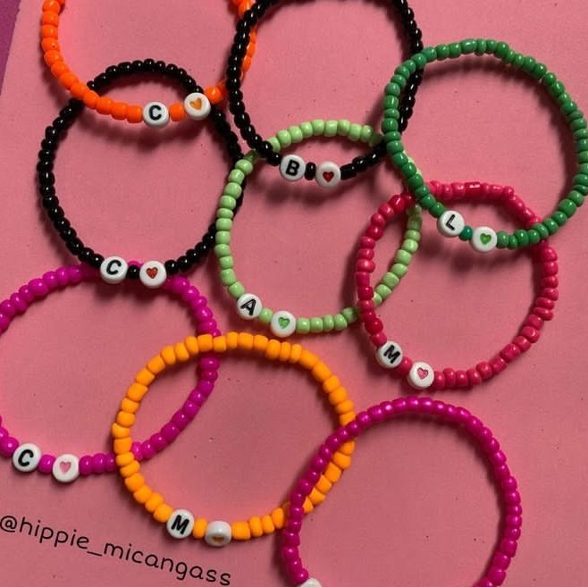 دستبند حروف با رنگ دلخواه