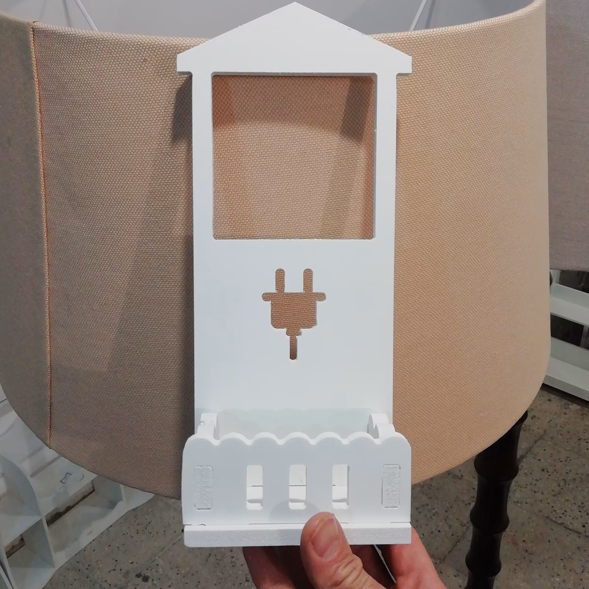 شلف نگهدارنده موبایل جهت شارژ