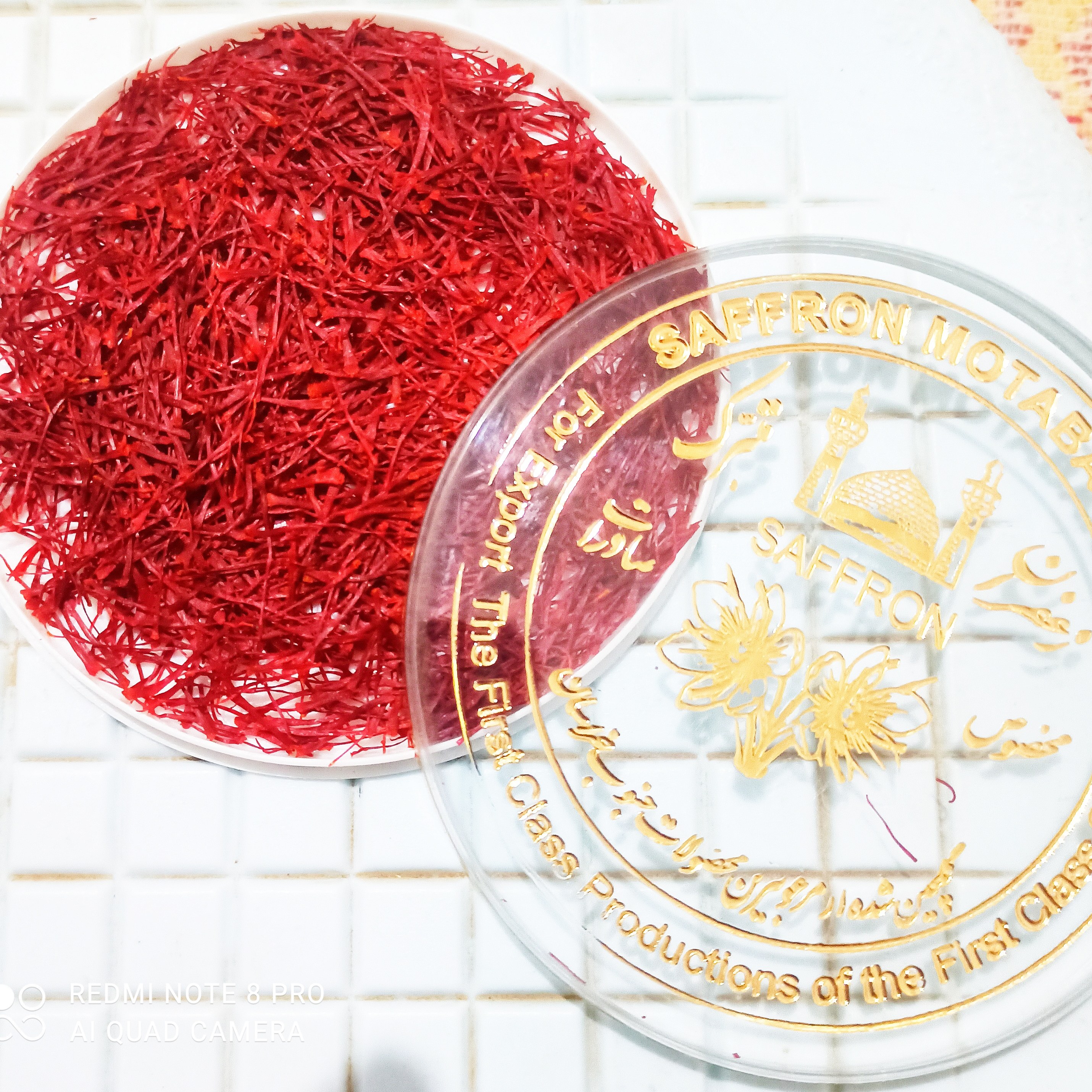 زعفران نگین بهترین نوع زعفران طبیعی و اصل خراسان با عطر و طعم عالی و تضمینی5گرمی