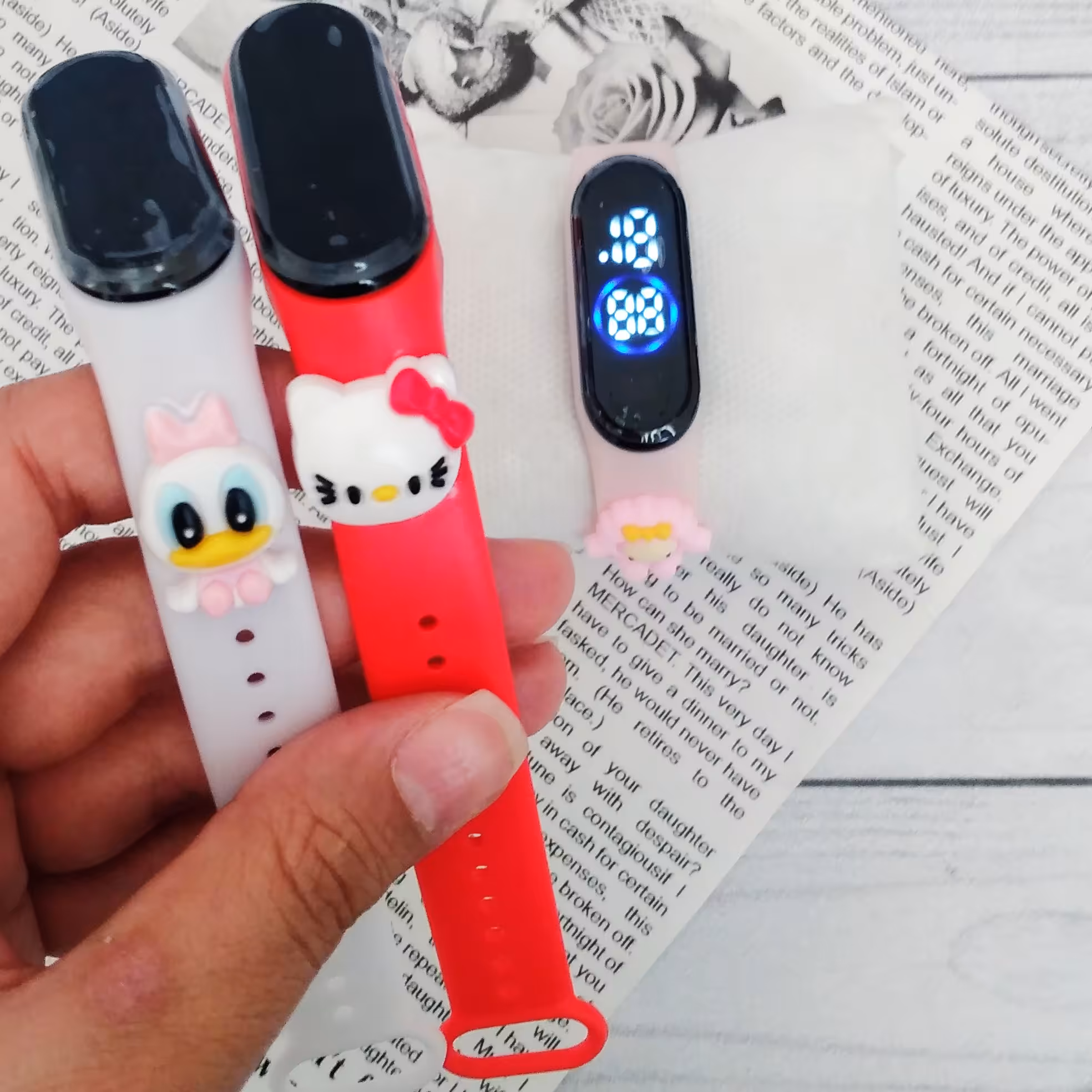 ساعت لمسی اسپرت جذاب و کیوت در طرح های متنوع و شیک