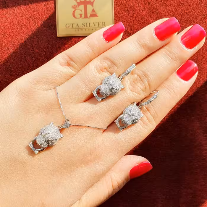 نیمست طرح ببرنقره 925 طرح جواهر ابکاری طلاسفید