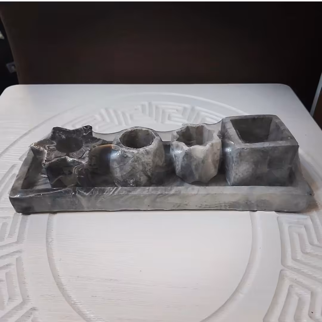 جاشمعی سنگی در4طرح متنوع رنگ بندی دارد