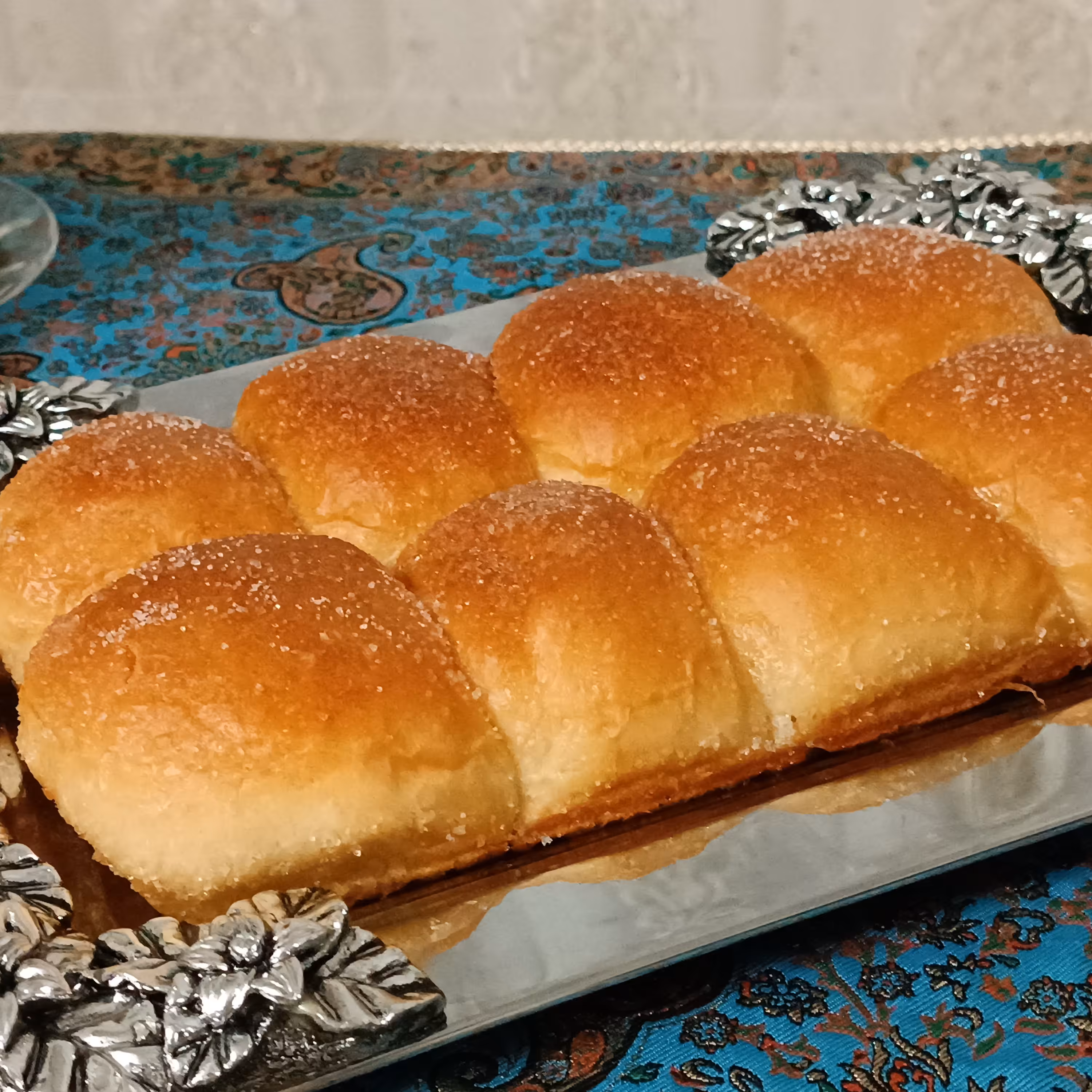 نان خونگی تازه با روکش شکر(هزینه ی ارسال پس کرایه)