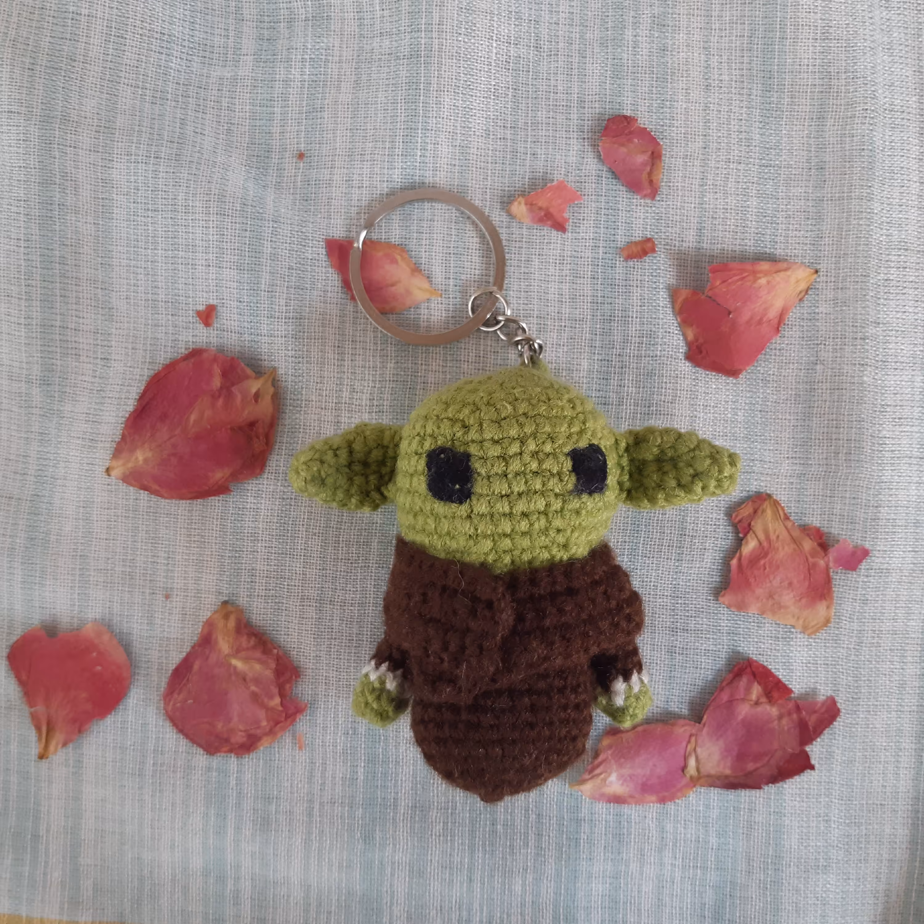 آویز و جاکلیدی بافتنی عروسک بیبی یودا