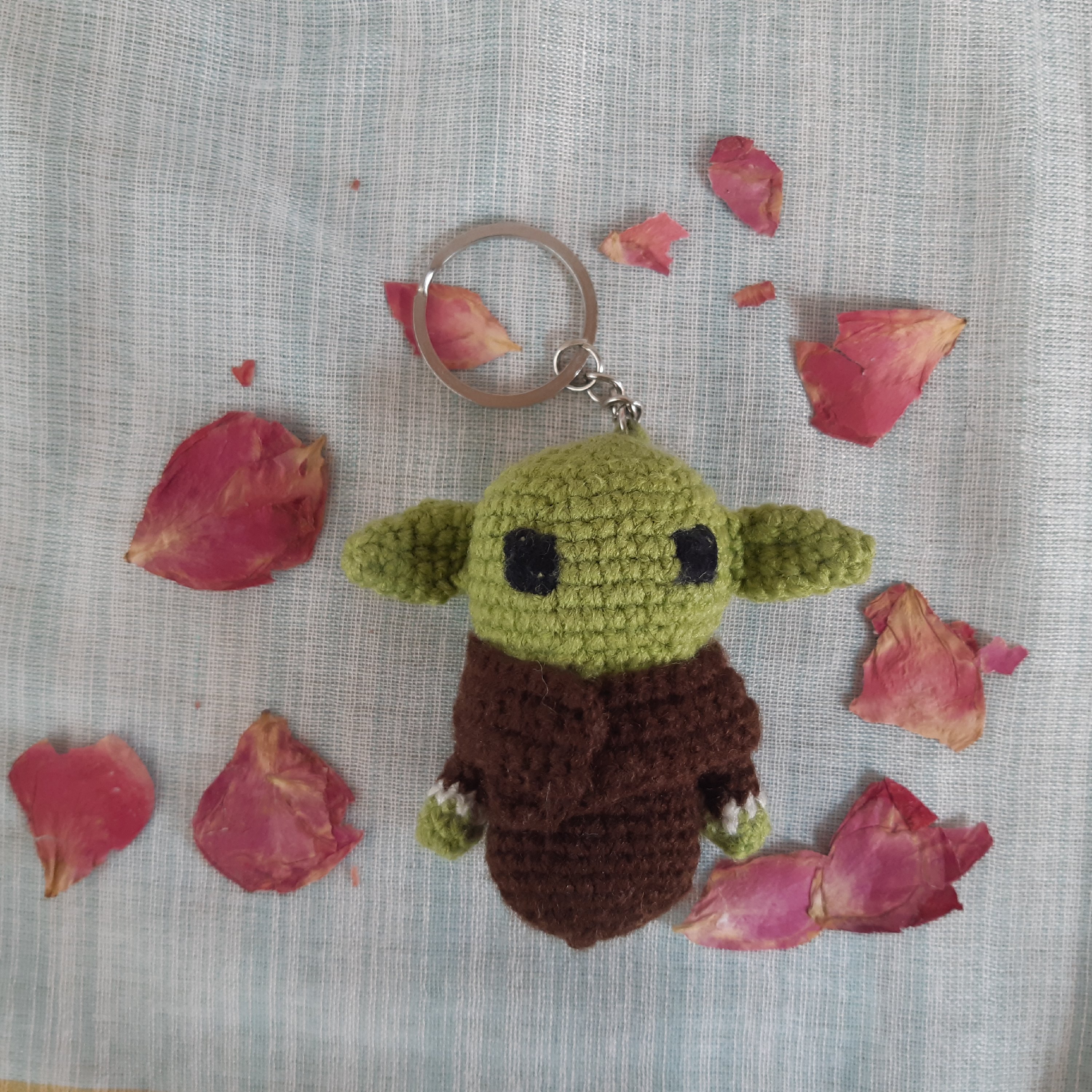 آویز و جاکلیدی بافتنی عروسک بیبی یودا