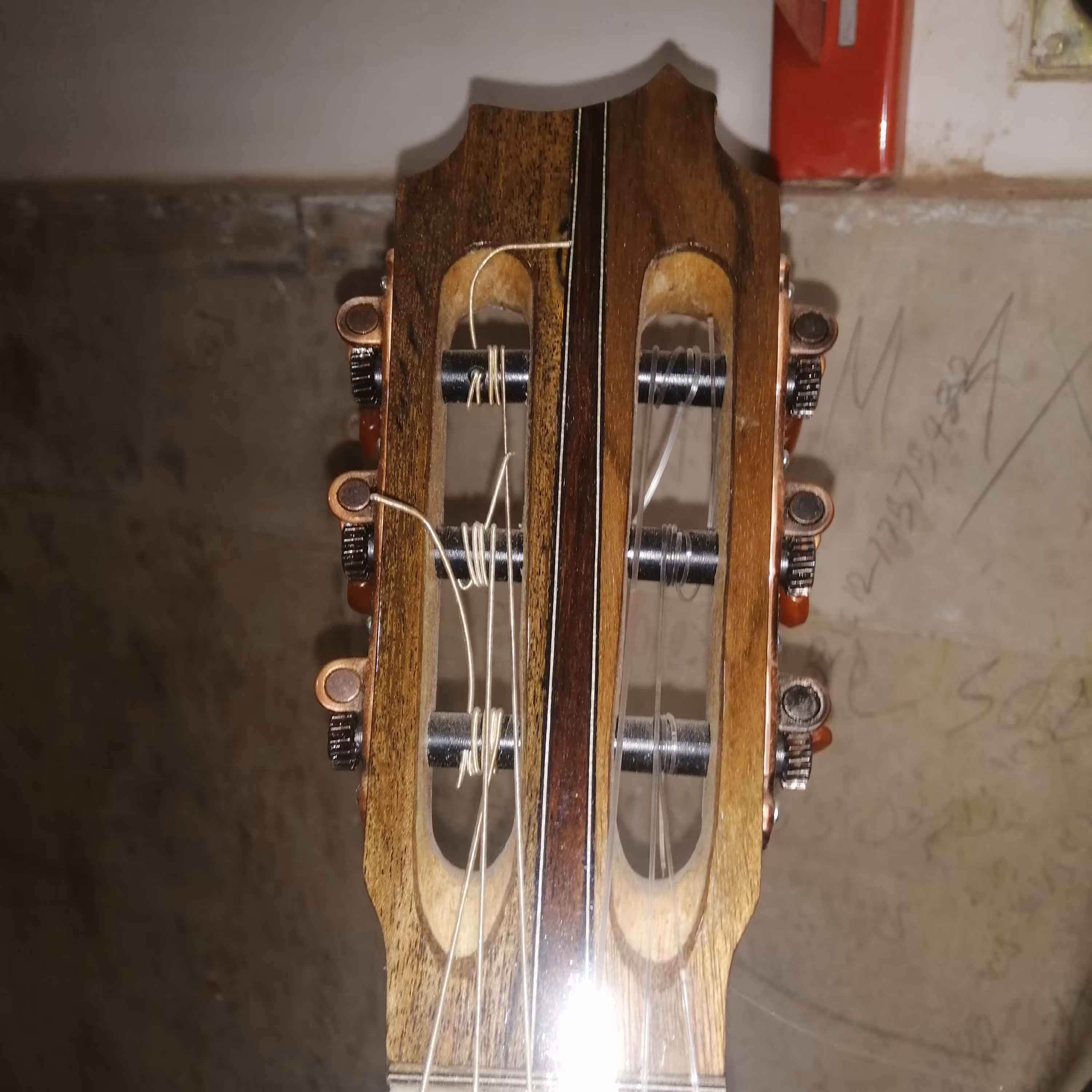 گیتار دست ساز کلاسیک 