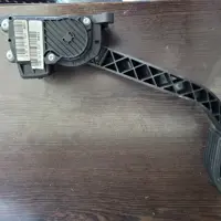 پدال گاز 206 برند بوش. شکستگی در بخش پایه