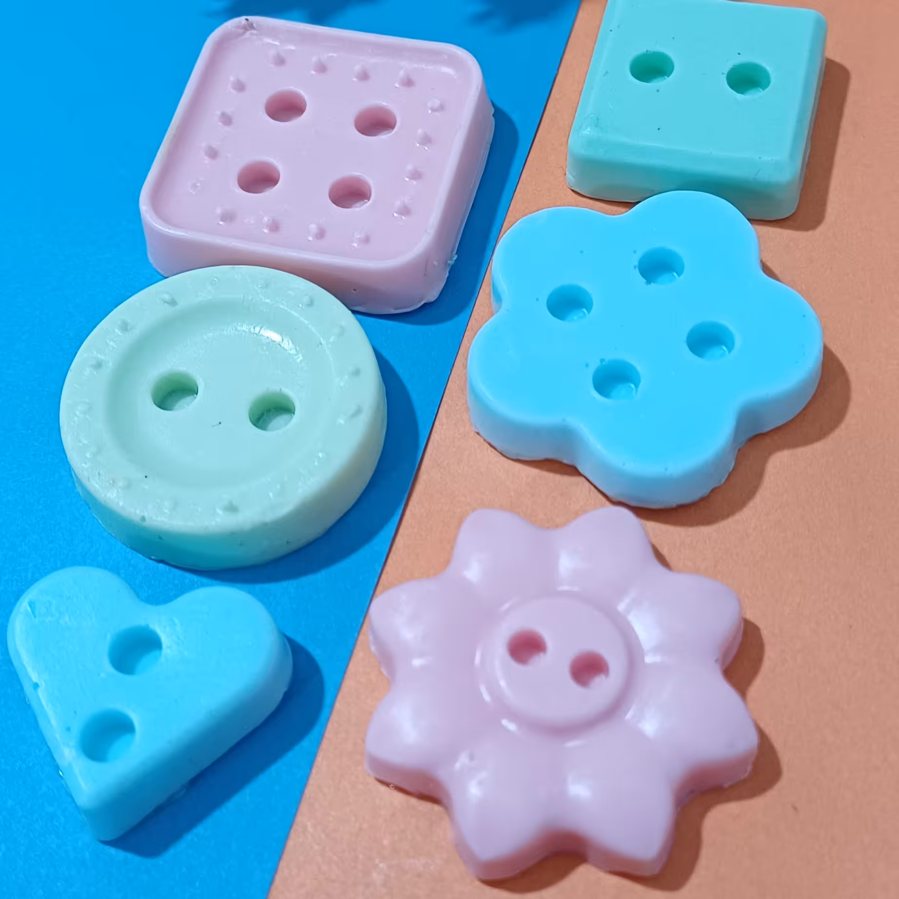 صابون ستاره.غنی شده با روغن هسته انار. لایه بردار قوی ضد جوش ولک وزن20گرم