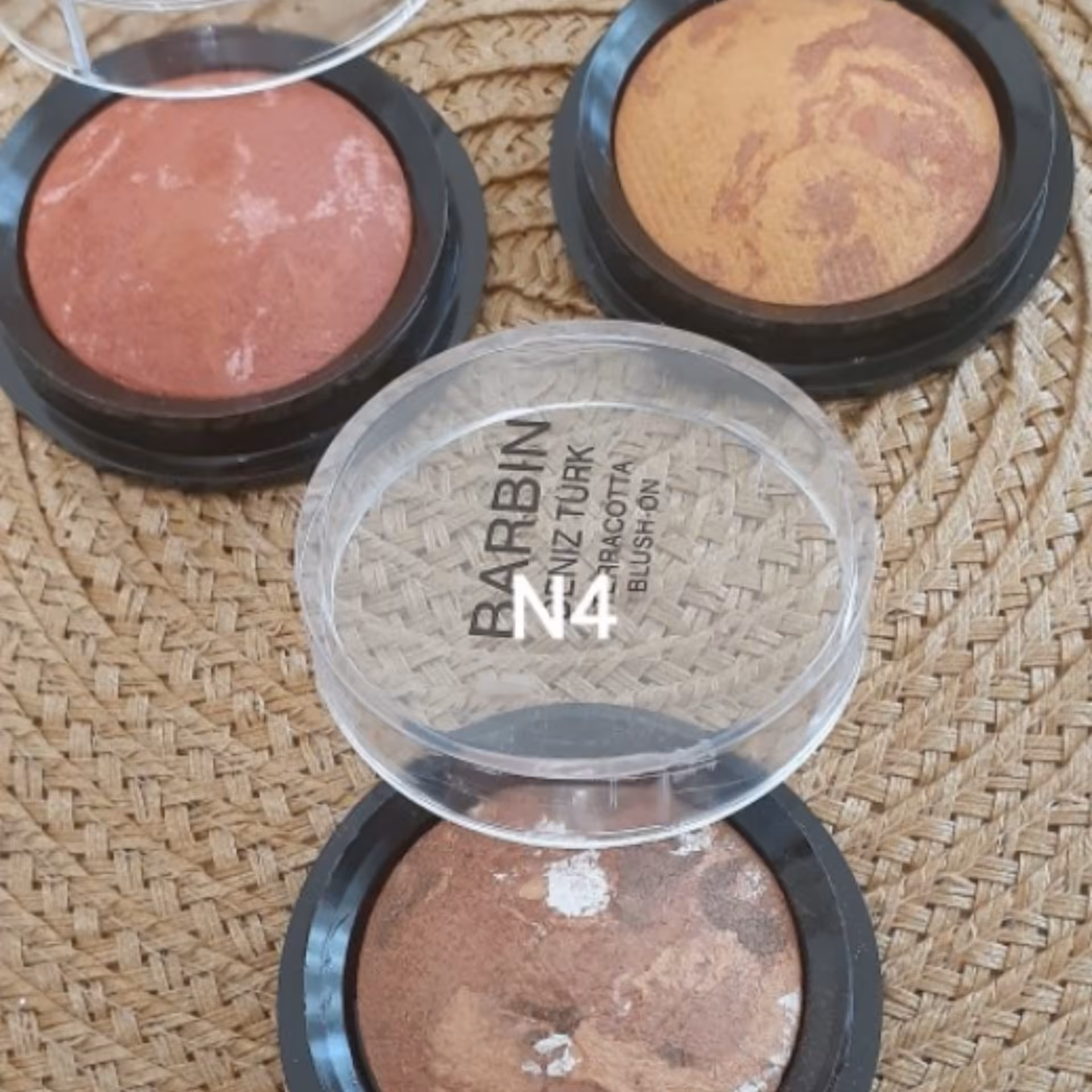 رژگونه باربین 