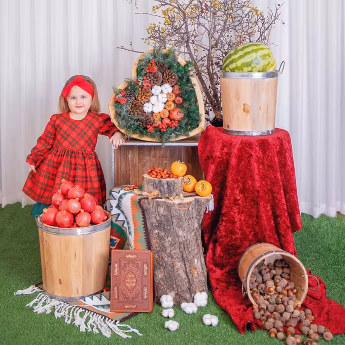 عکس یلدا آتلیه آماده برای جایگزینی عکس شما