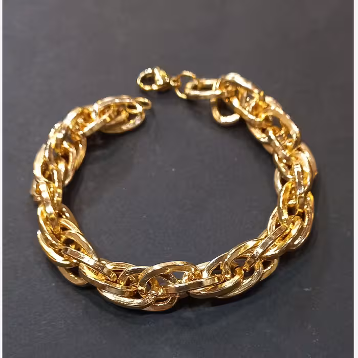 دستبند آب طلا رنگ ثابت بافت طنابی ( زنانه و مردانه هر دو استفاده میشه) اگر عمده خاستین پیام بدید تا شرایط رو خدمتتون بگم