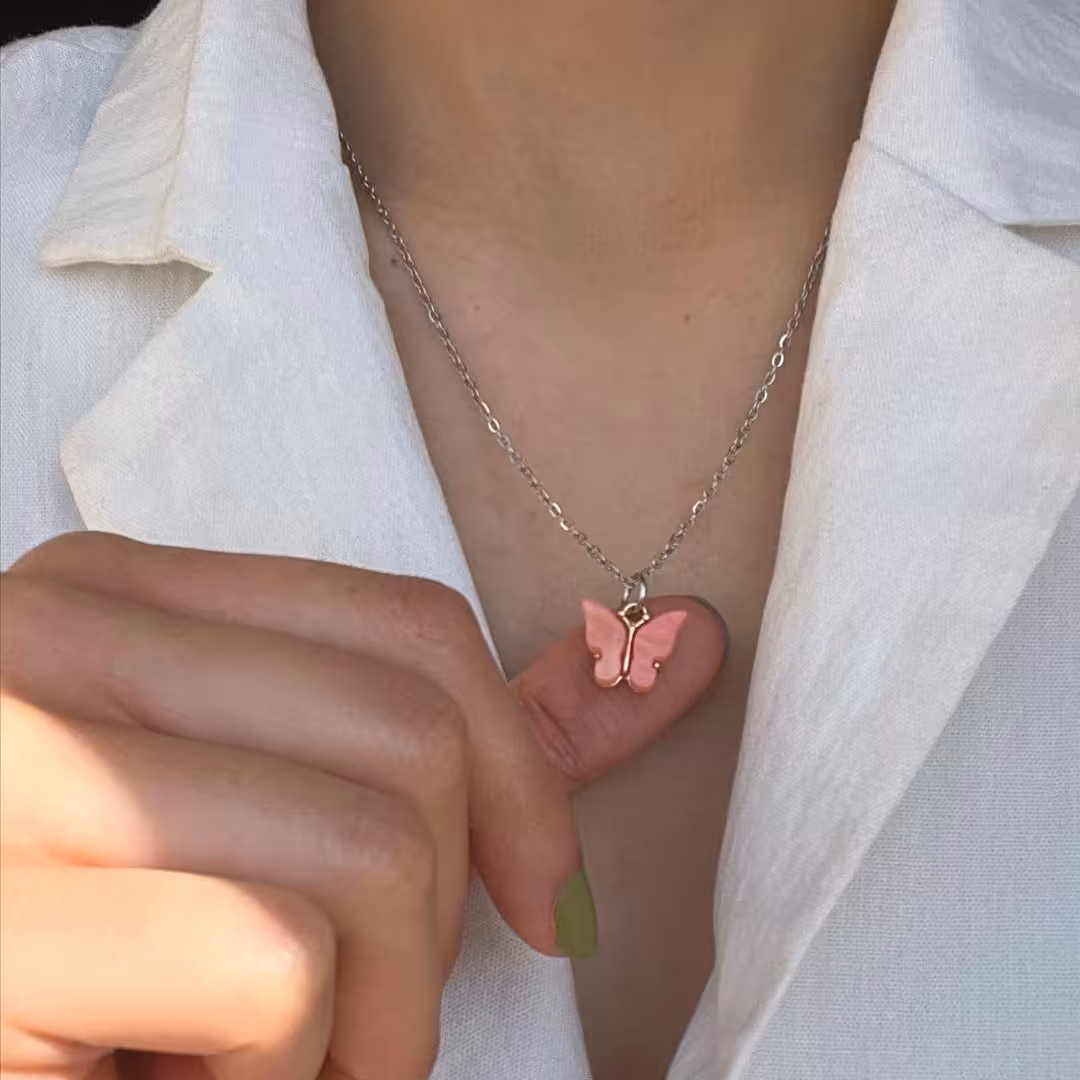 گردنبند استیل  طرح پروانه با زنجیر طلایی