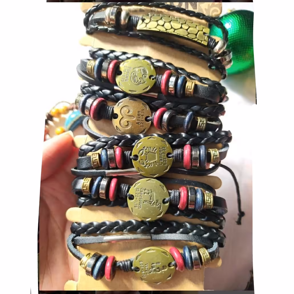 دستبند ماه تولد رومی چند رج چرمی(هرعدد)