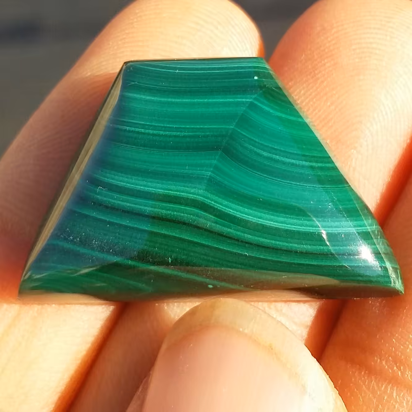 نگین مالاکیت کنگو وارداتی پولیش آیینه ای تراش فانتزی کد 9303 