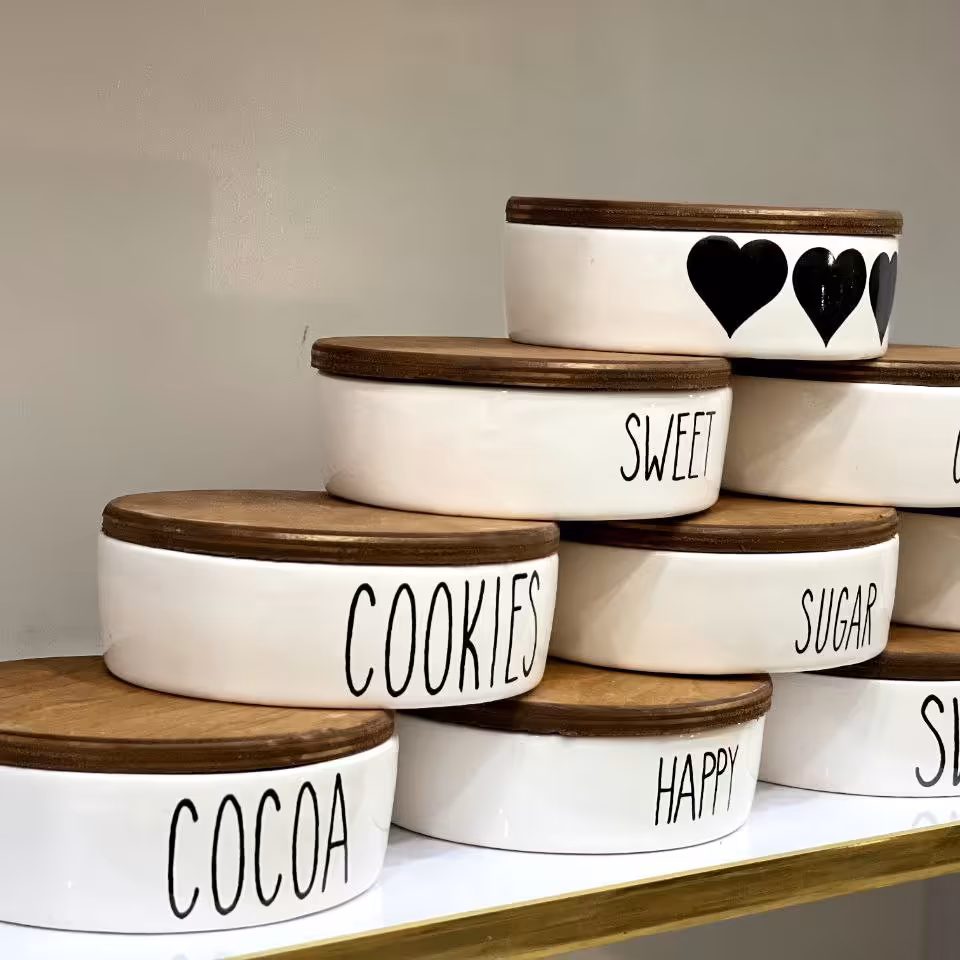 شکلات خوری  سرامیکی گرد تخت با درب چوبی 