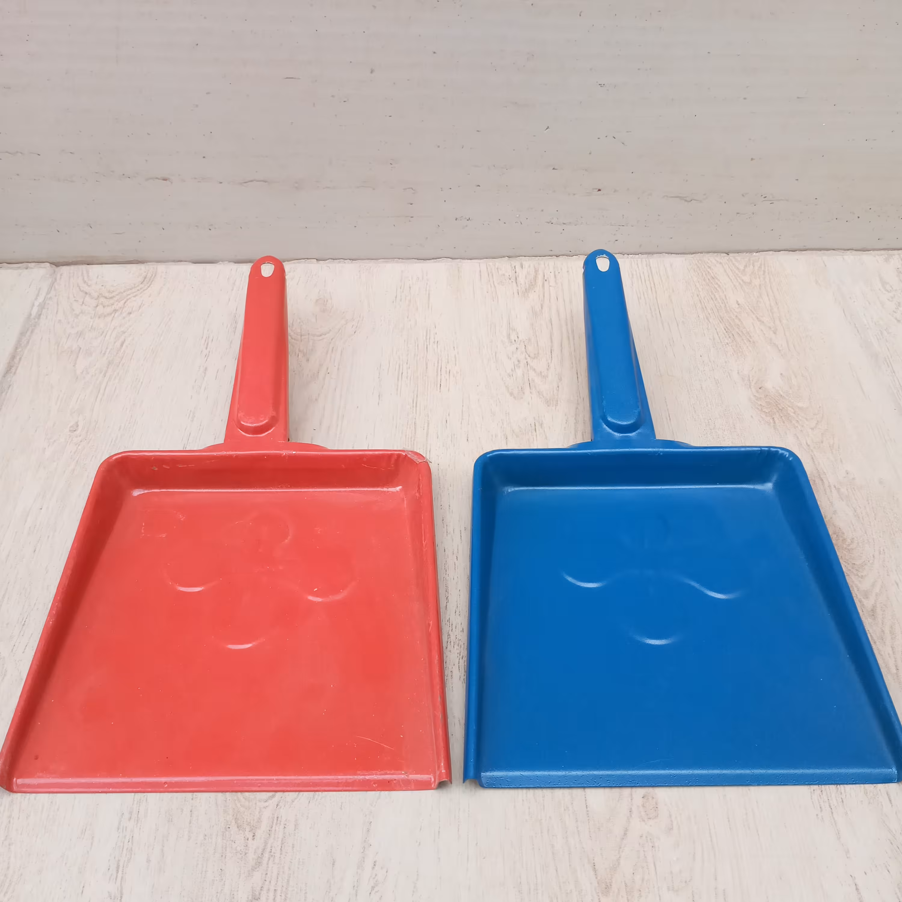 خاکنداز یا خاک انداز  آهنی   