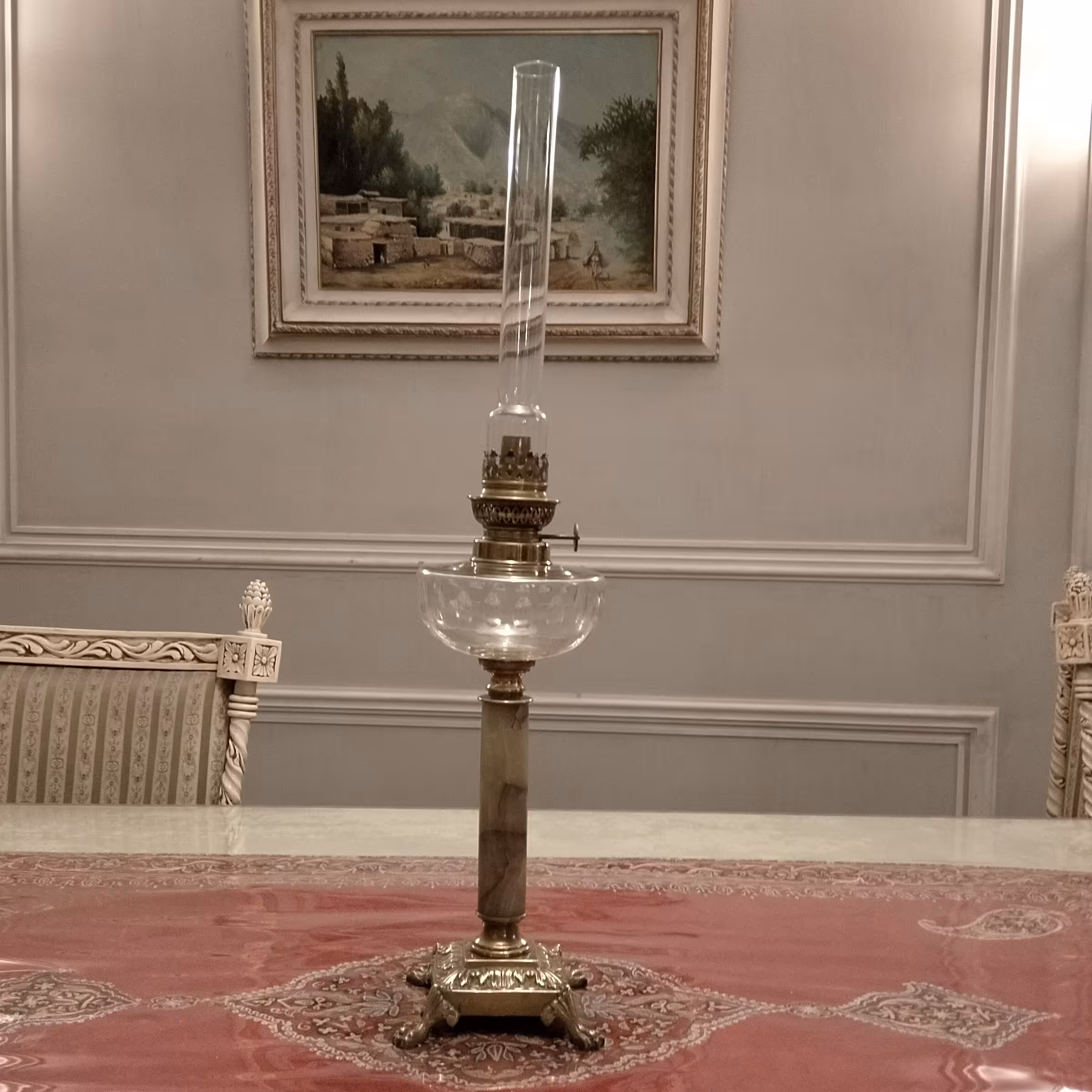 چراغ نفت سوز فتیله ای آنتیک فرانسوی، سالم. پایه مرمر و برنز