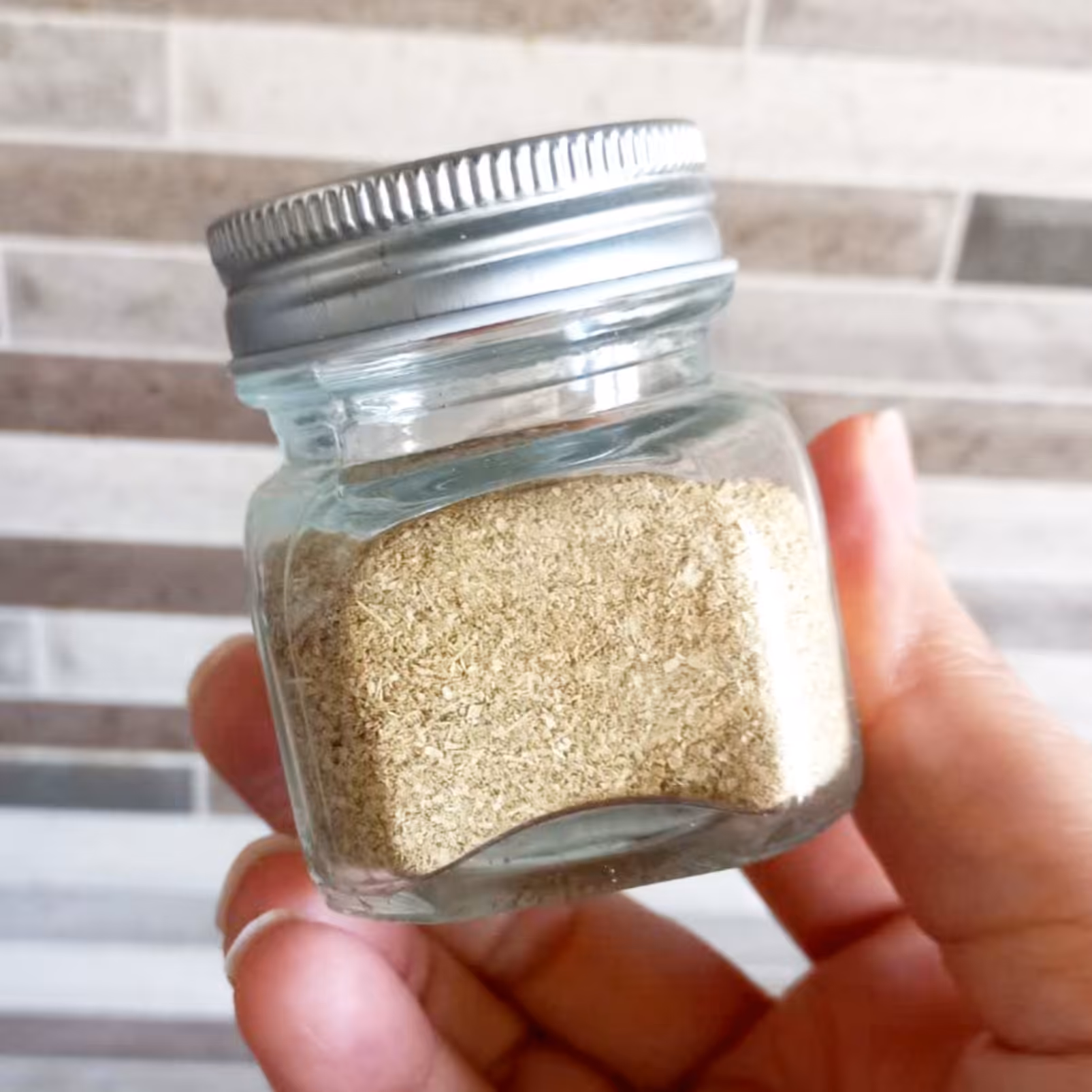 شیشه جا ادویه  چهارگوش مکارتی سایز 5 درب نقره ای