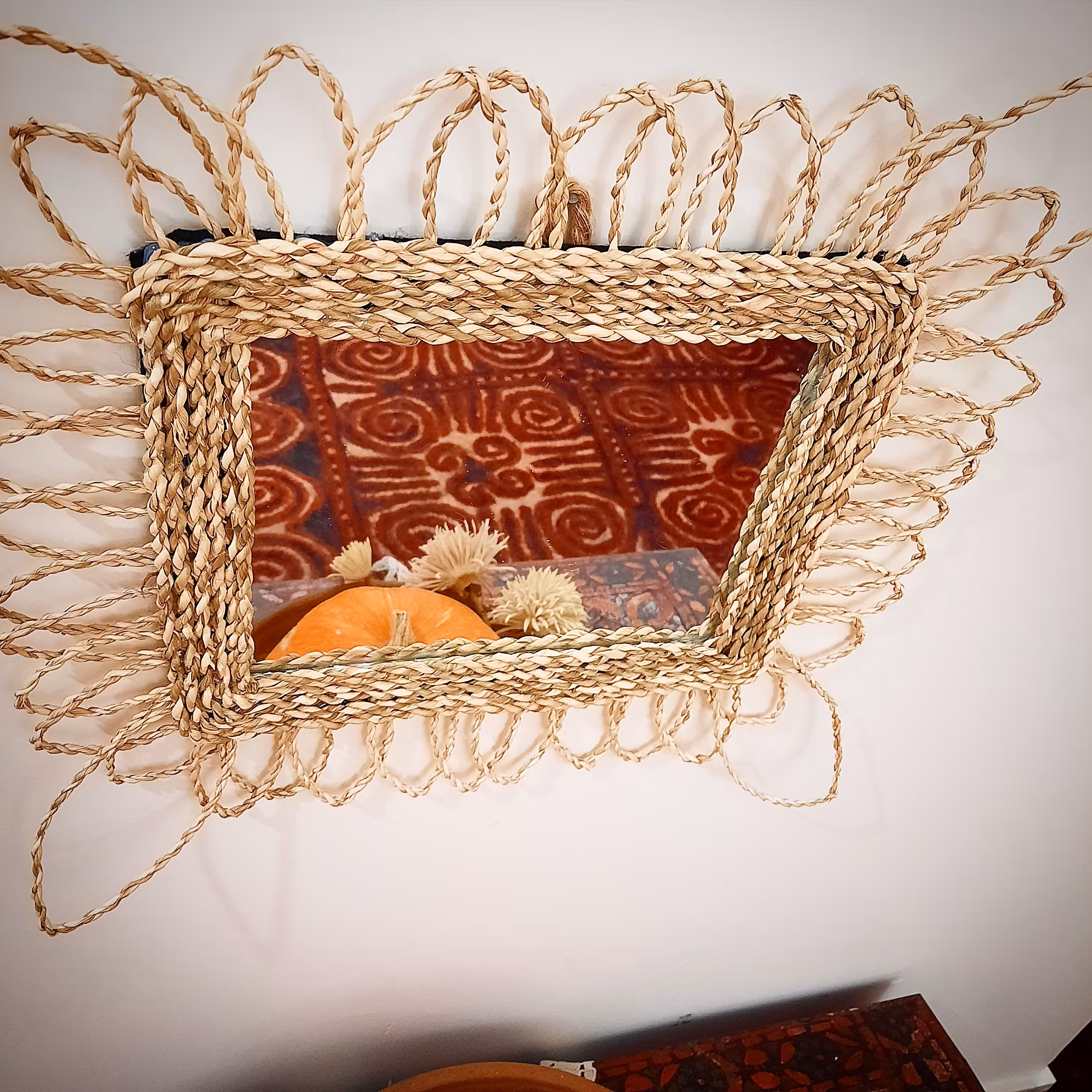 آینه رکوراتیو مستطیل، سبک بوهو، کاملا دستساز، حصیر مرغوب، ابعاد 25*20، با حساب حاشیه حدود 35*30