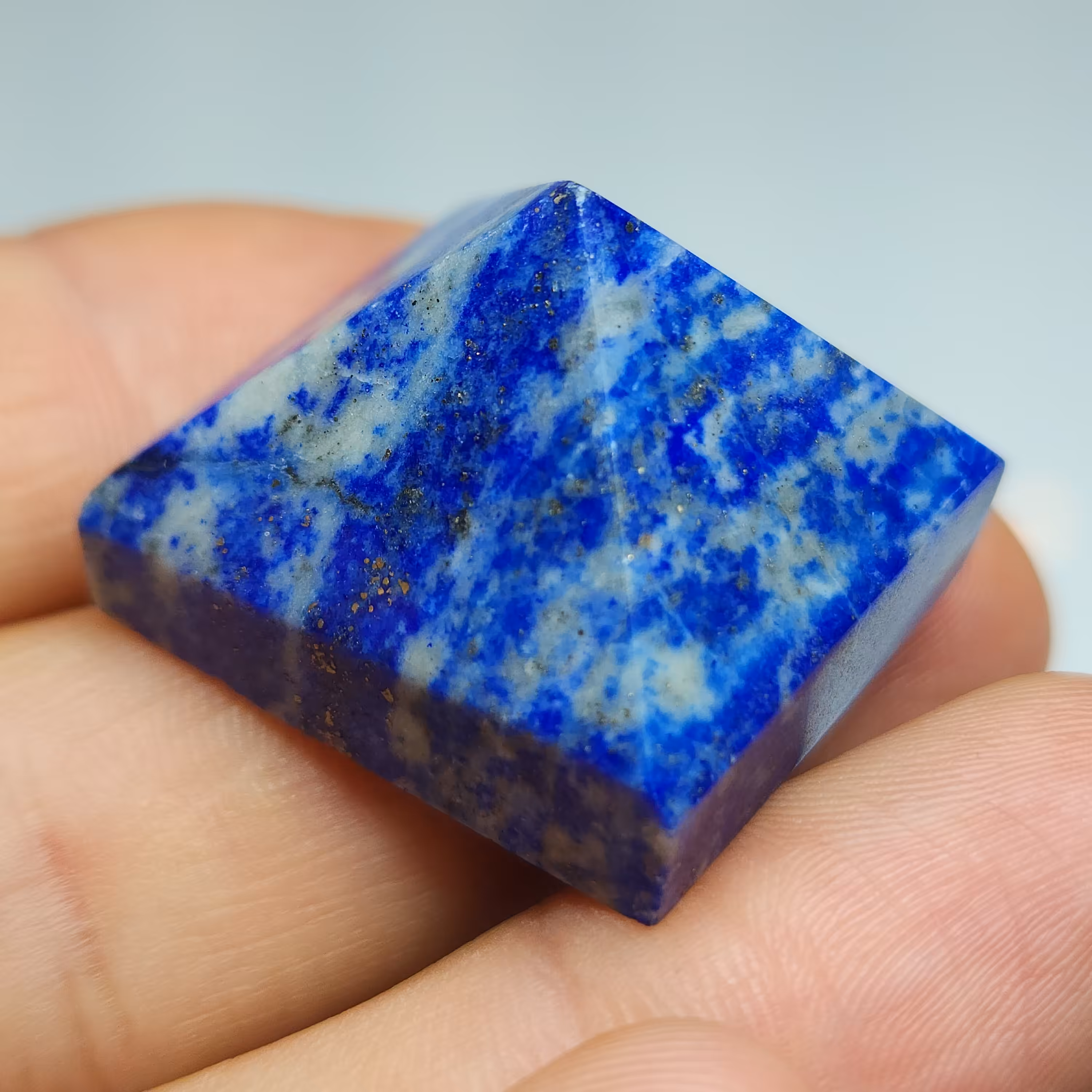 هرم لاجورد اصل و طبیعی افغانستان  (ابلق و زیبا) سایز 2