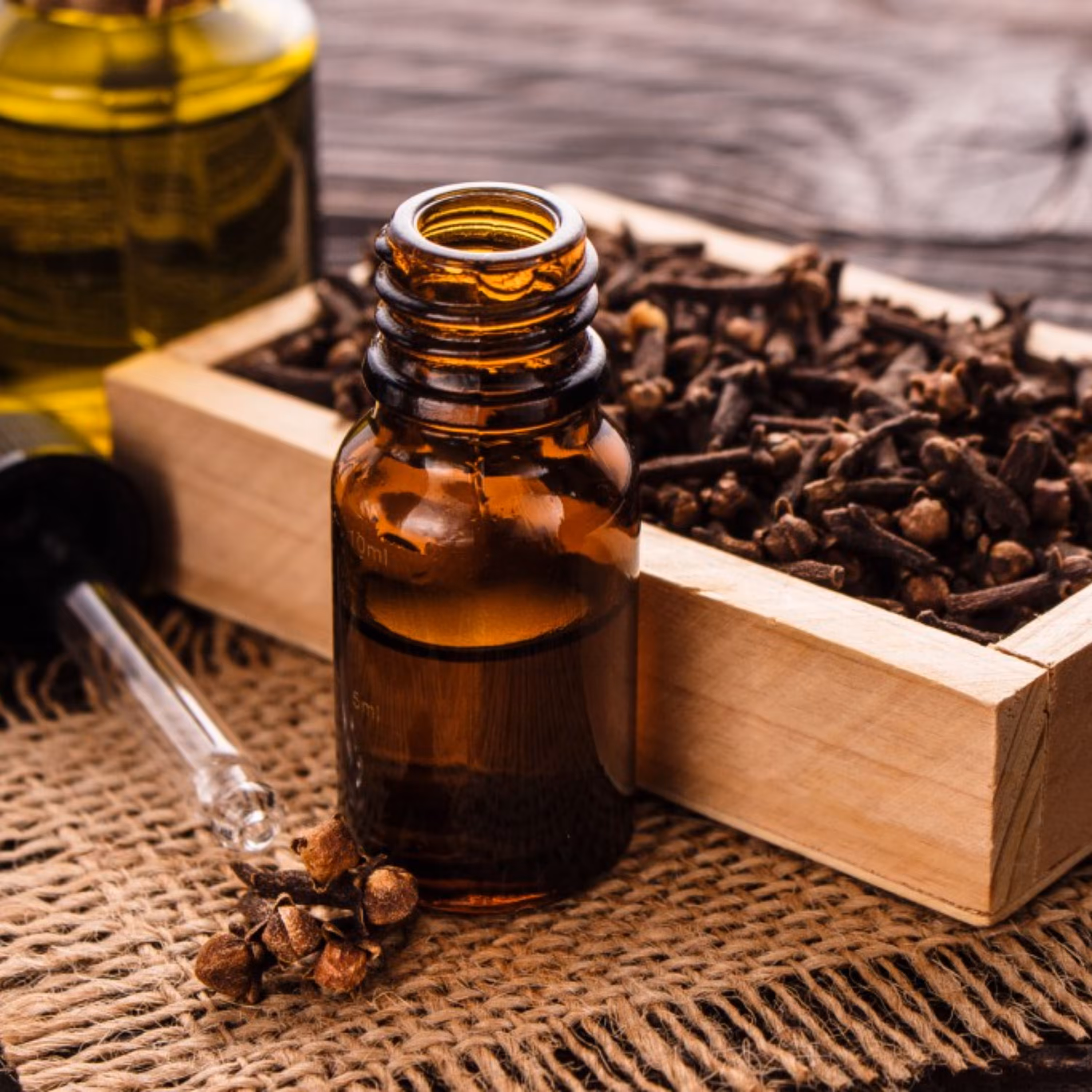 اسانس مایع خوراکی میخک برند آلمانی در بسته بندی 100 گرمی