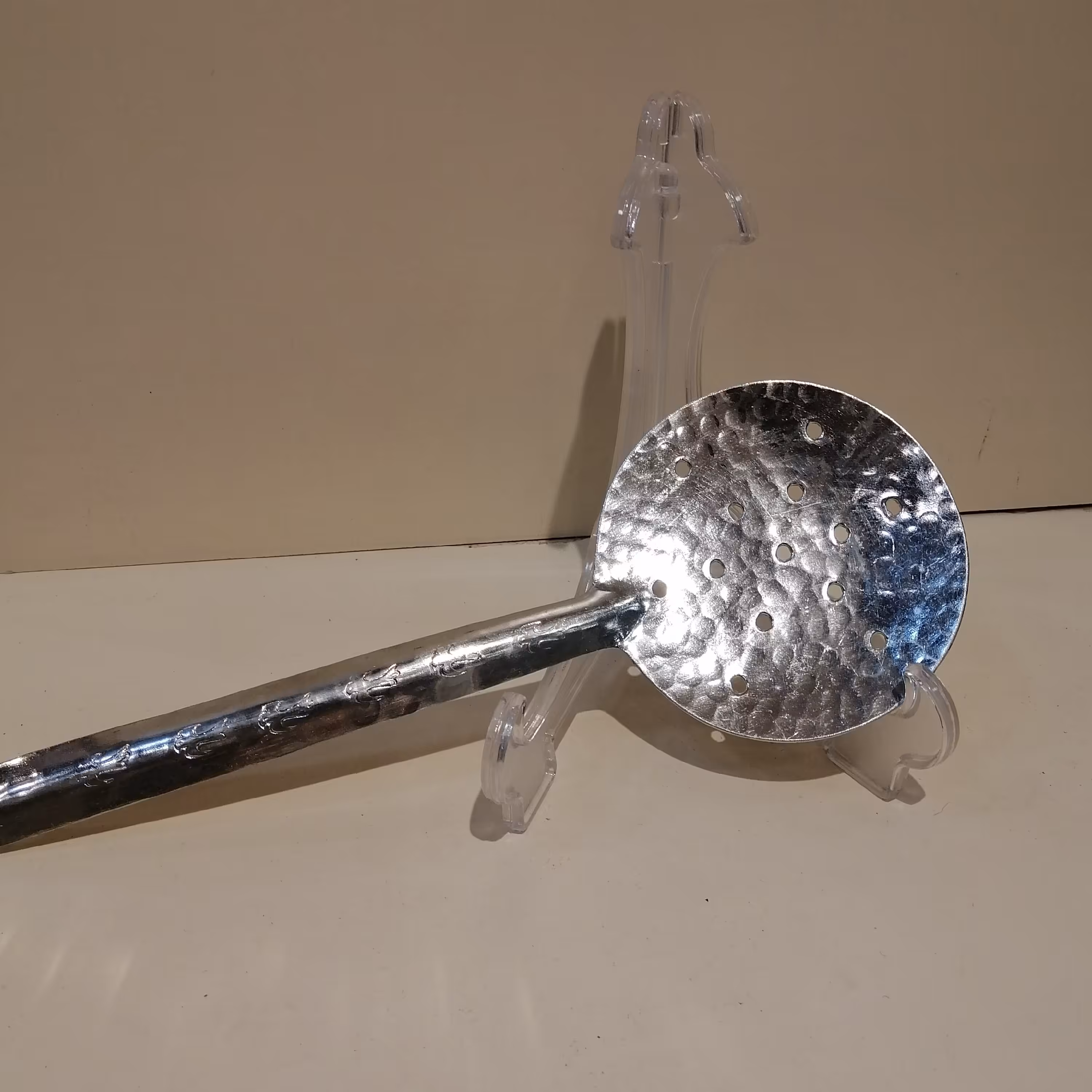 کفگیر ملاقه مسی تمام قلع
بسیار مفید و کارای برای پخت و پز 
