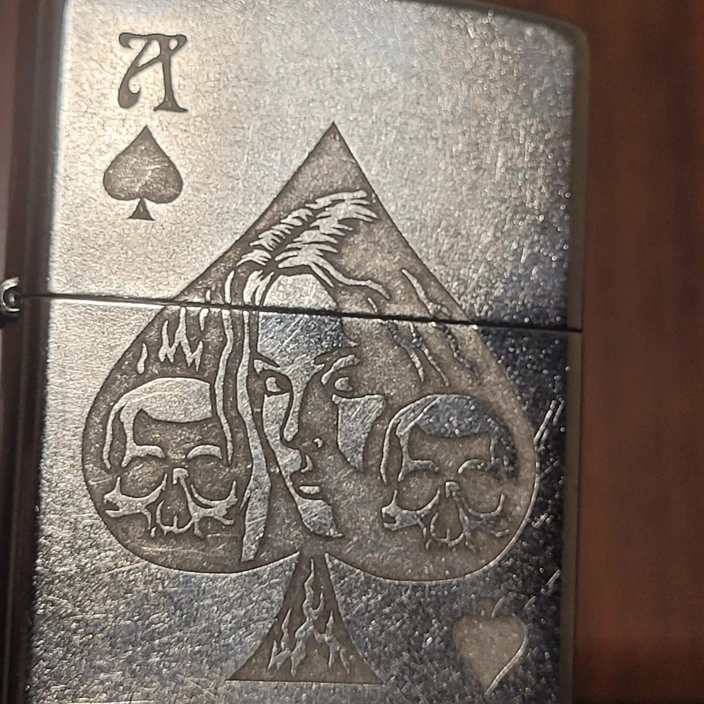 فندک زیپو پیک و اسکلت