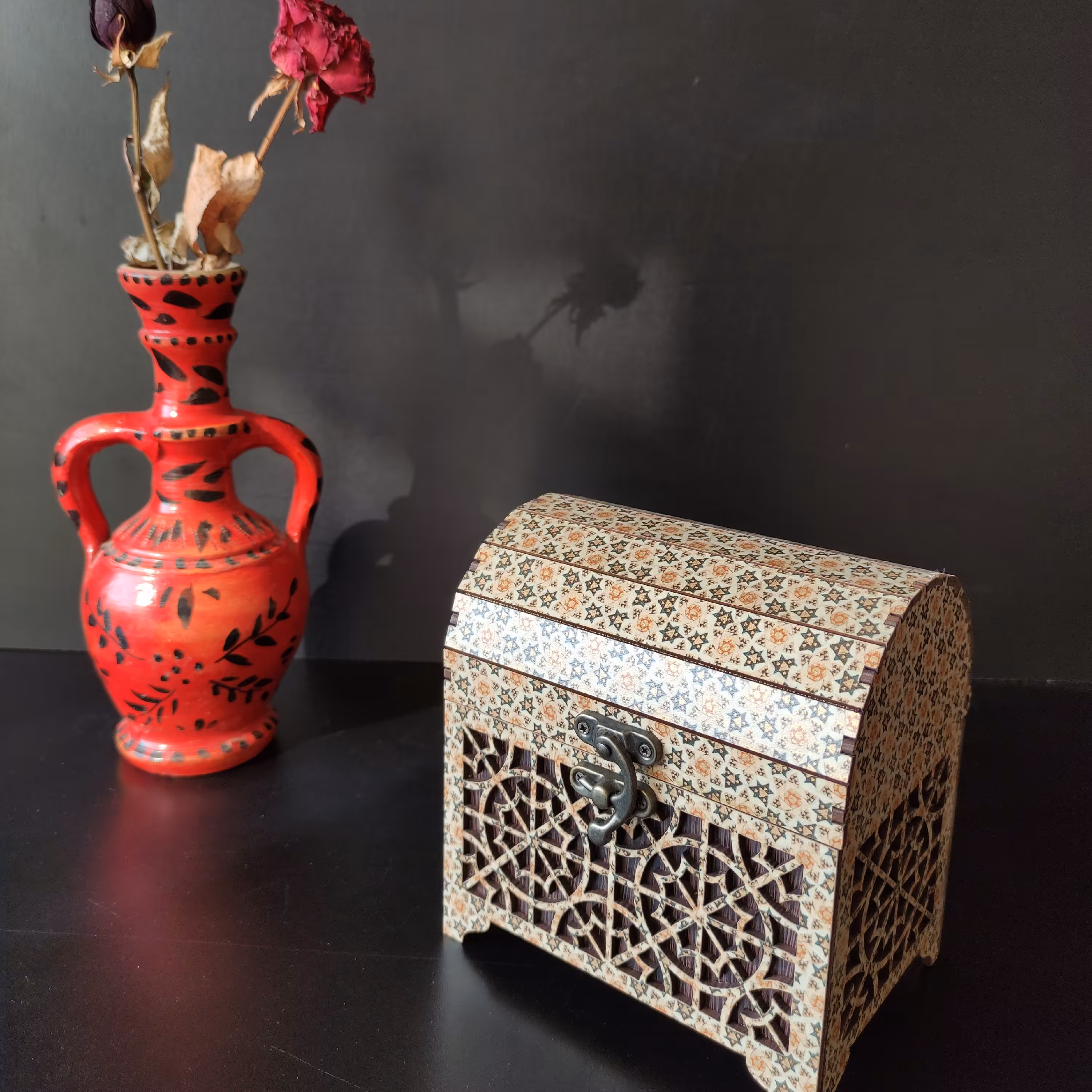 صندوقچه چوبی کوچیک طرح خاتم کاری