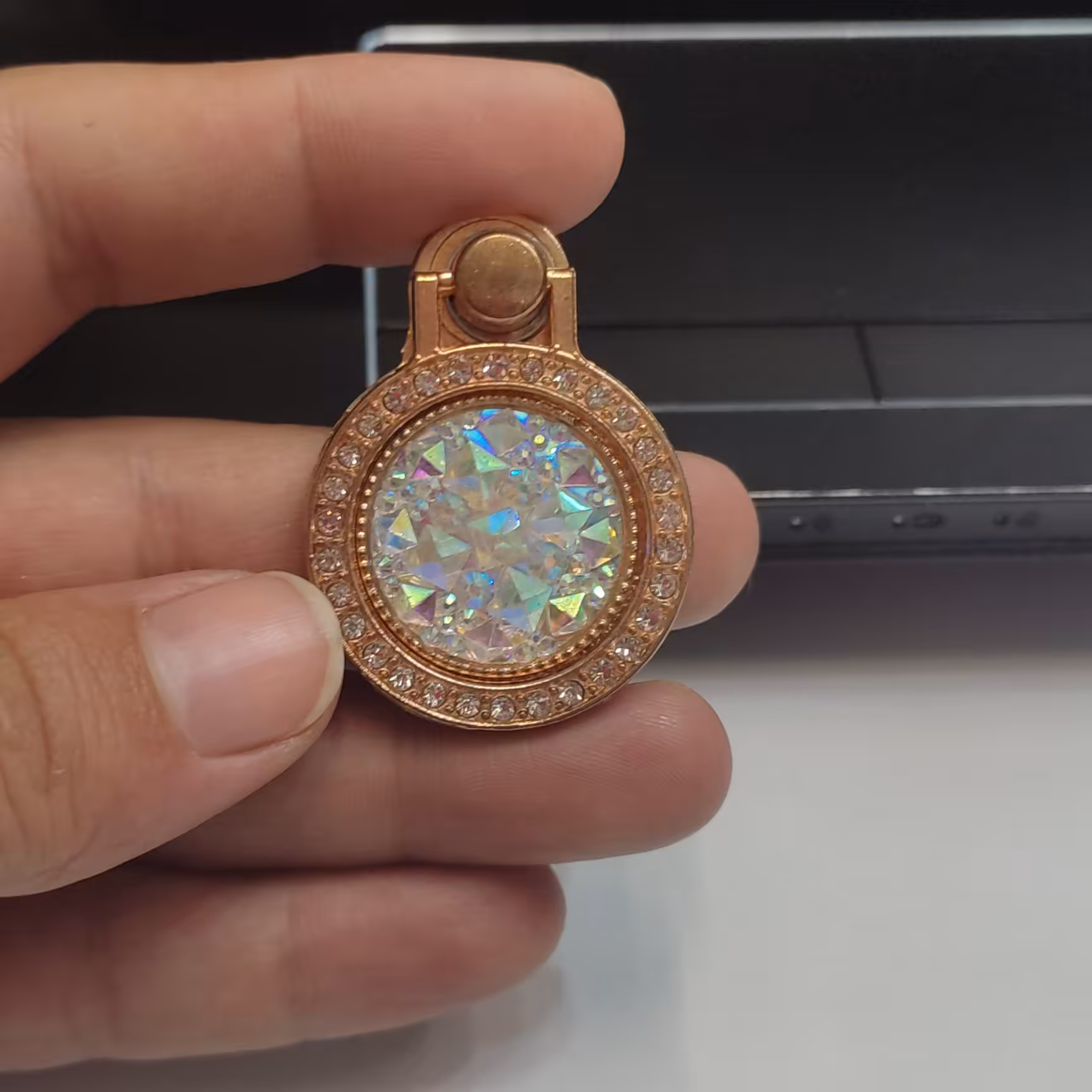 پاپسوکت_طرح نگینی_جنس فلزی_قابل استفاده به انواع پایه نگهدارنده گوشی موبایل