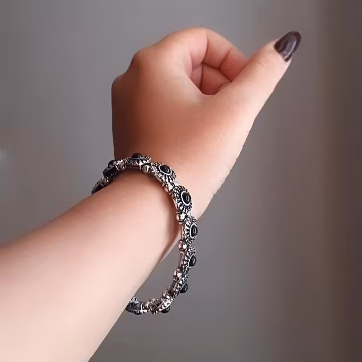 دستبند سیاه قلم