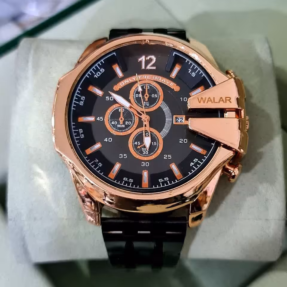 ساعت مردانه والار طرح دیزل شاخدار 

طرح 3 موتور 
موتور کوارتز
دارای روزشمار
قطر صفحه 5 سانتی متر